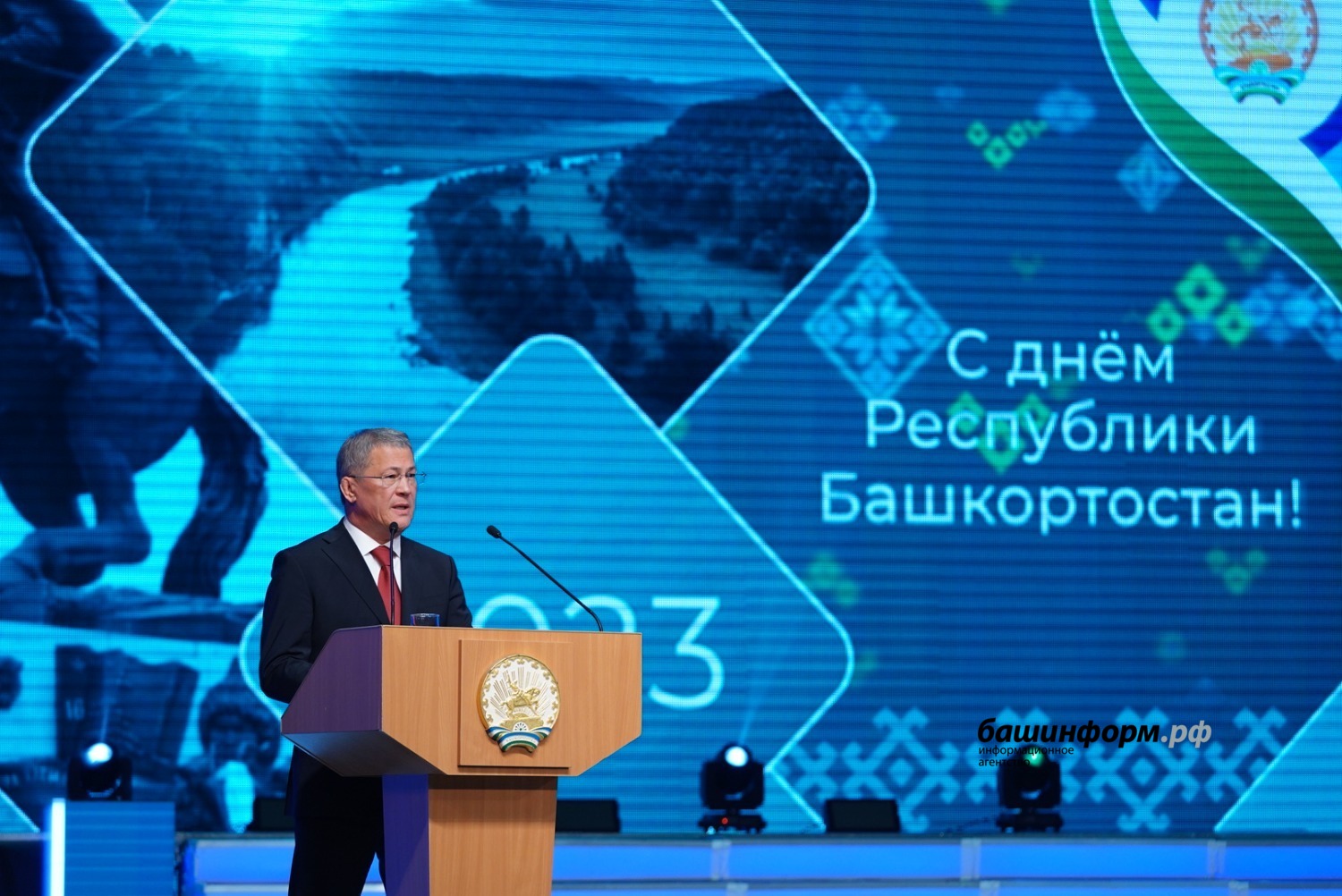 Олег Яровиков