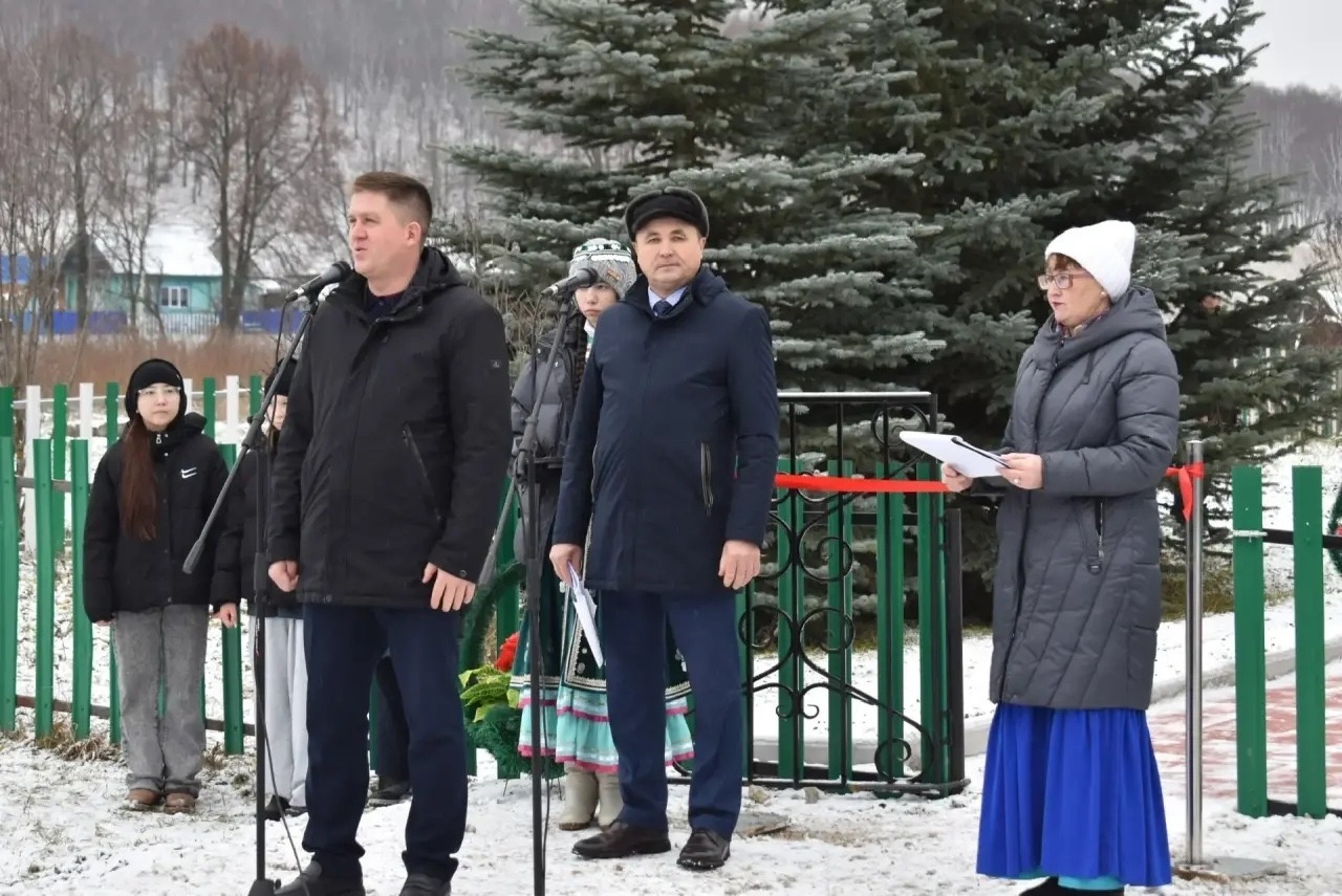 страница главы администрации Аскинского района Диниса Юсупова Вконтакте