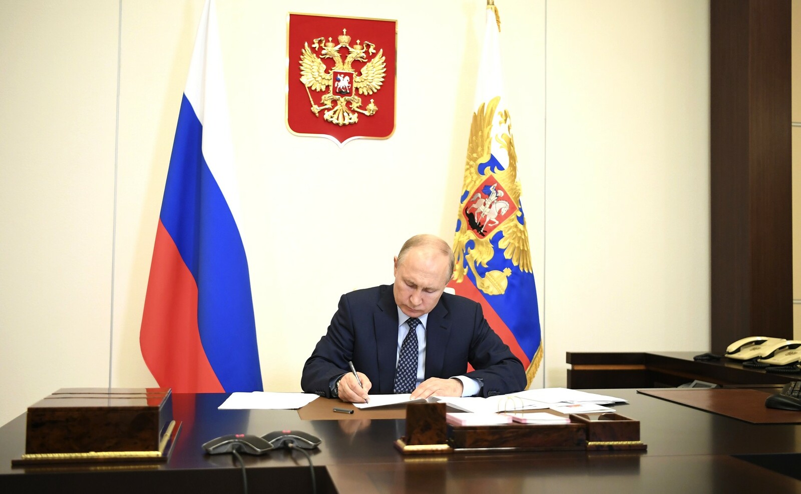 Путин наградил экс-министра Правительства Башкирии почетной грамотой