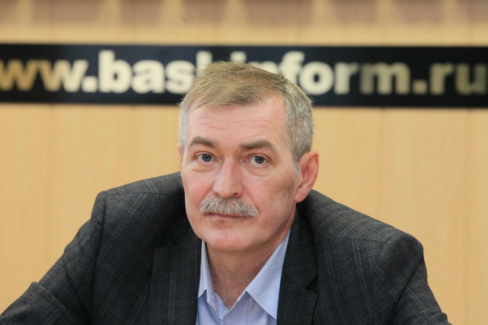 Олег Яровиков