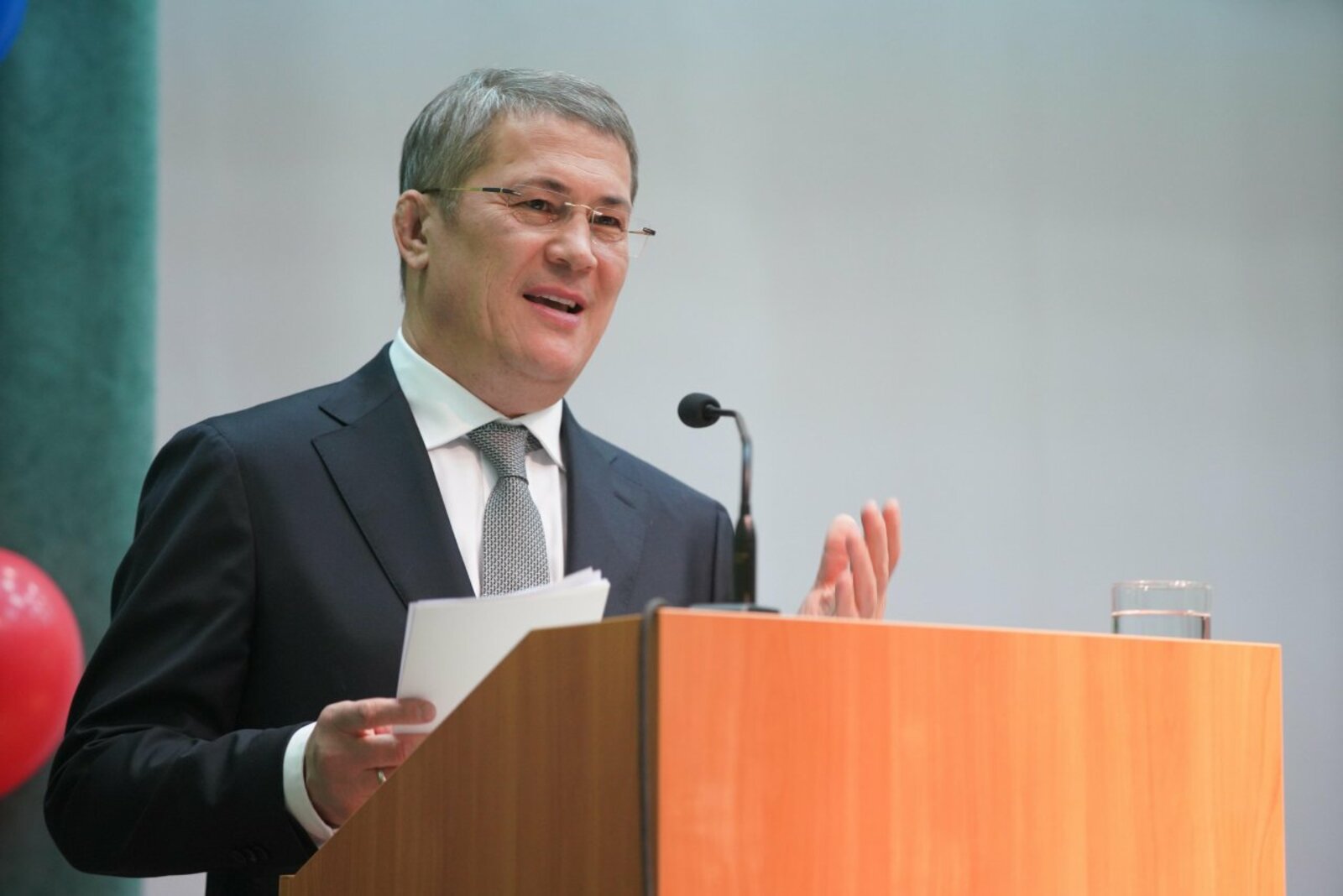 Олег Яровиков