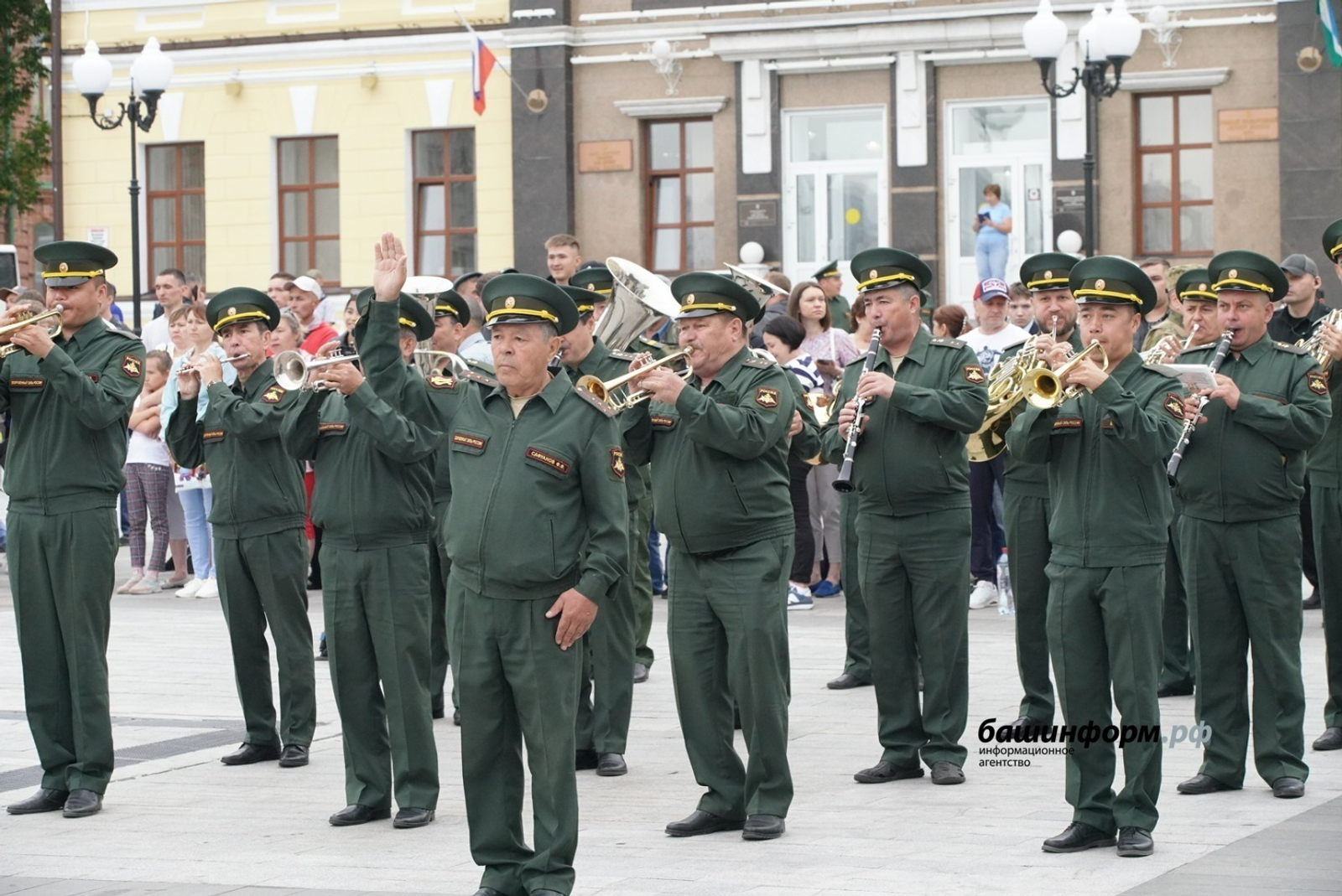 Олег Яровиков