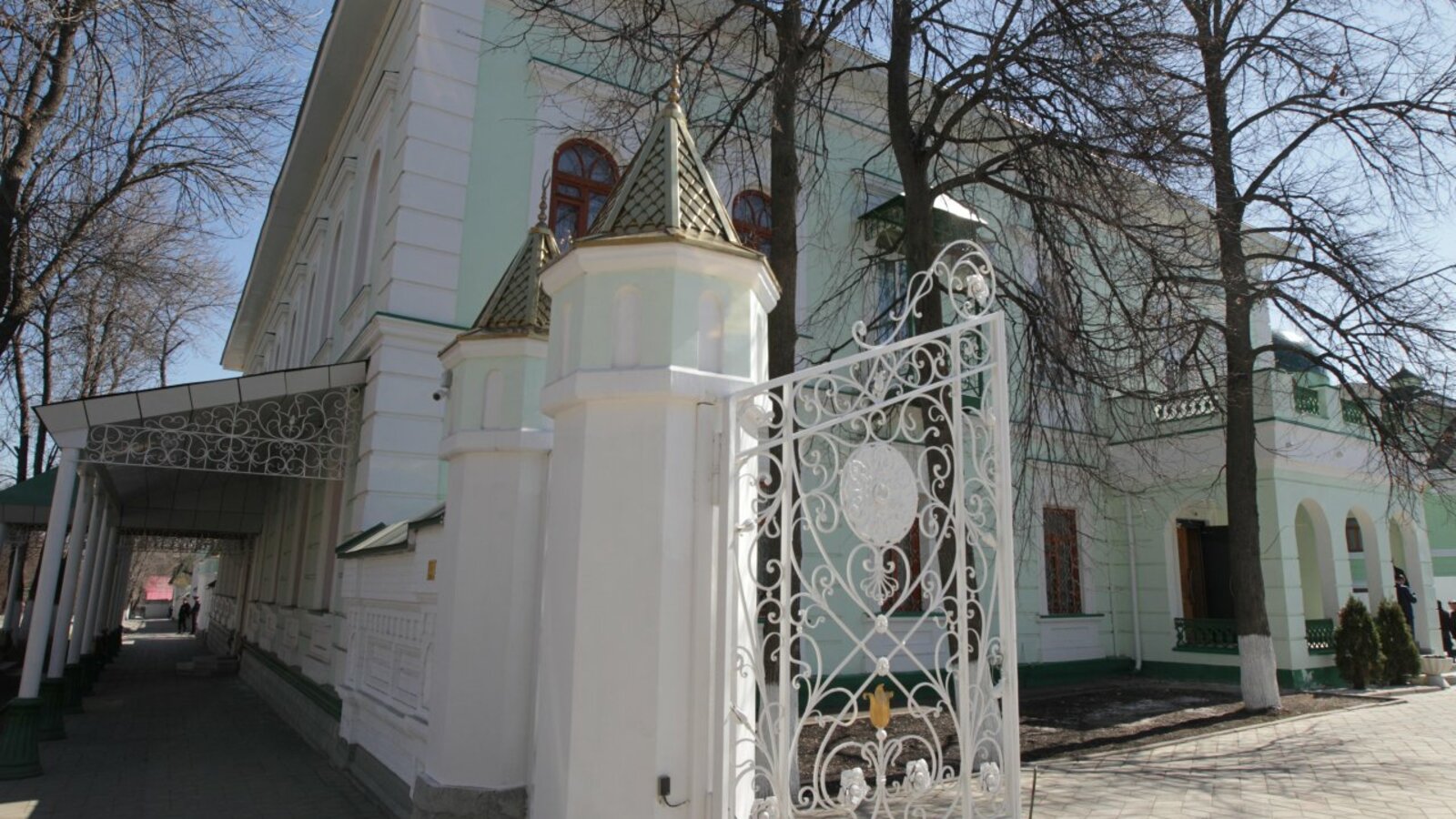 Олег Яровиков