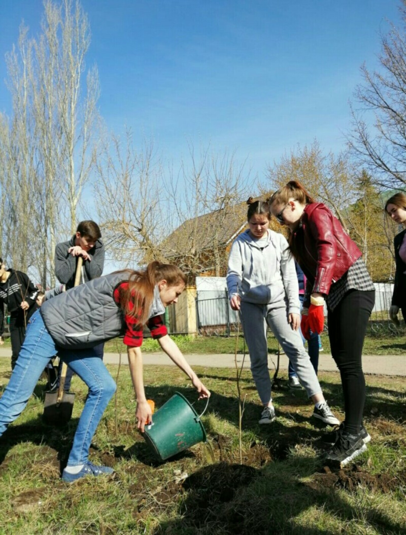Активные участники акции  «Посади дерево - подари жизнь!».