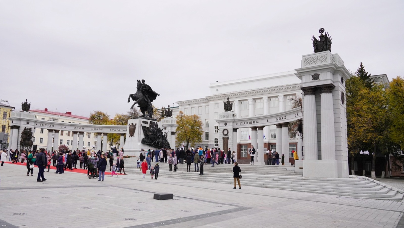 Олег Яровиков