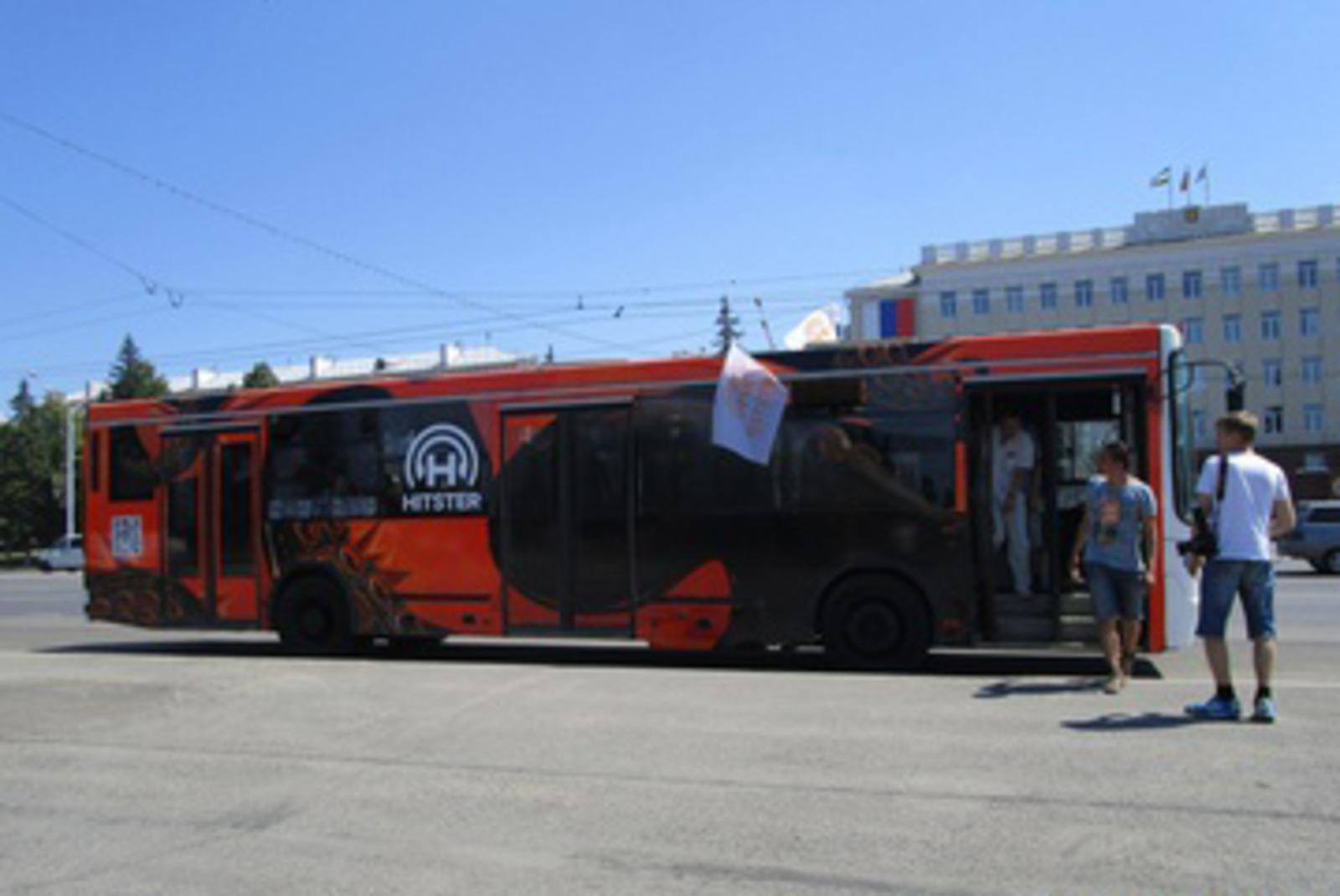 автора