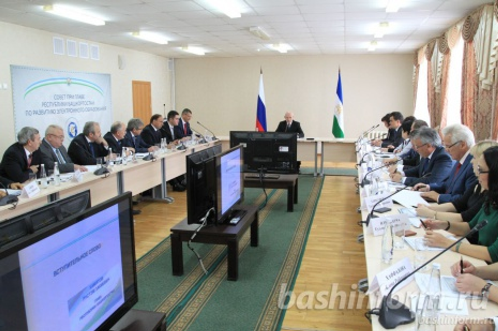 Олег Яровиков