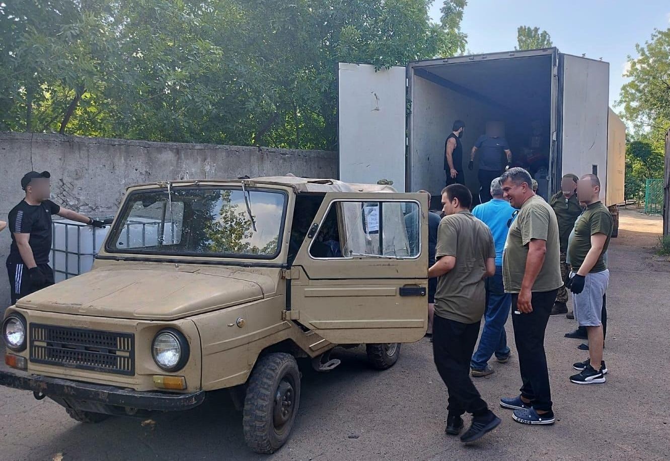 Глава района Башкирии доставил в зону СВО автомобиль ЛуАЗ