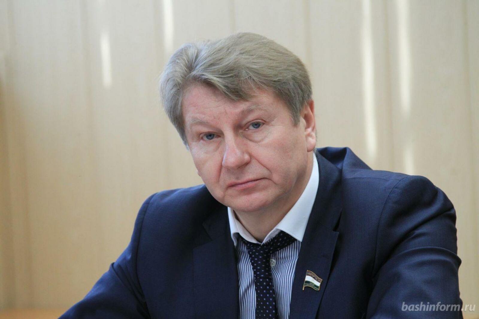 Олег Яровиков