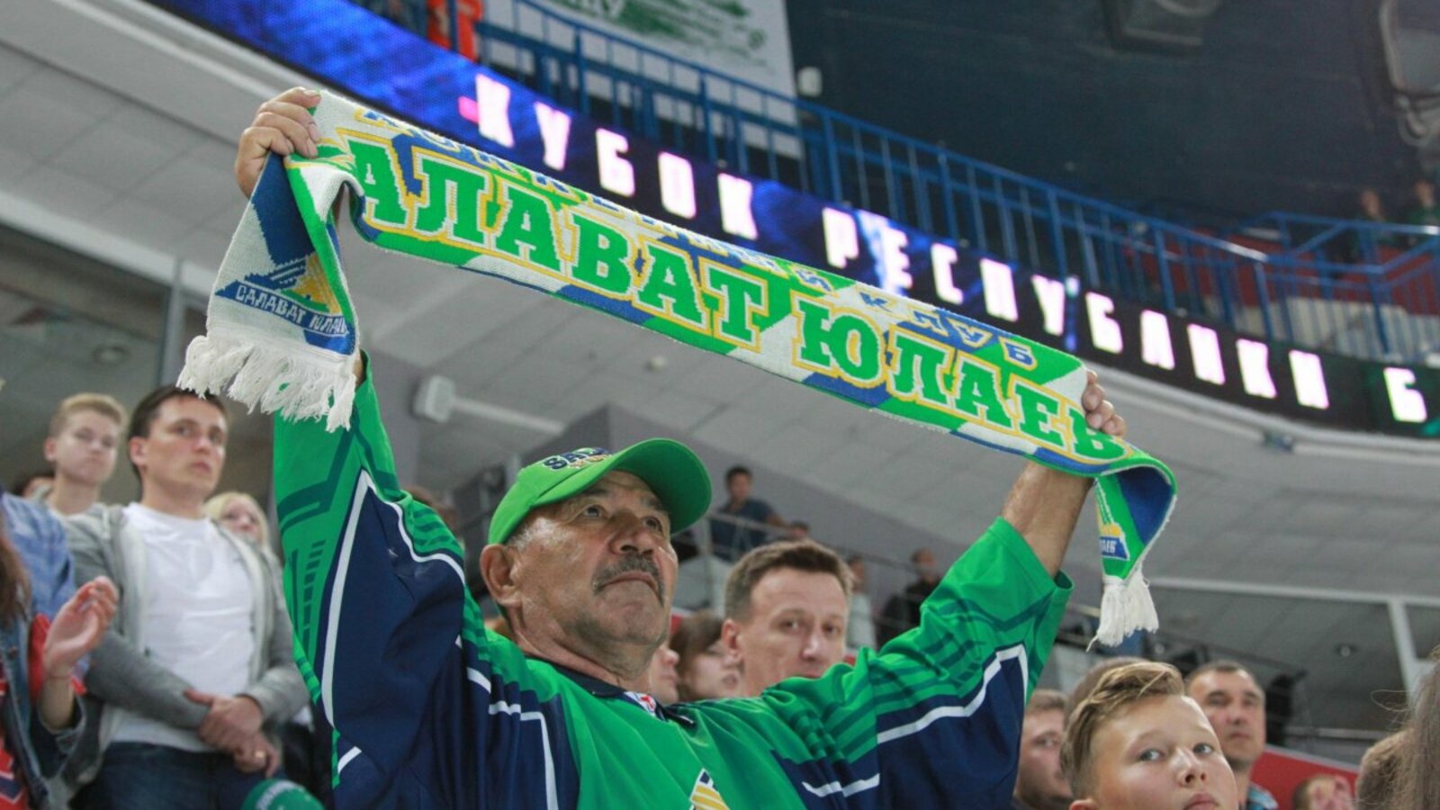 Олег Яровиков