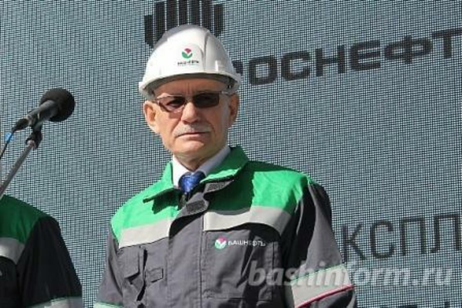 Олег Яровиков