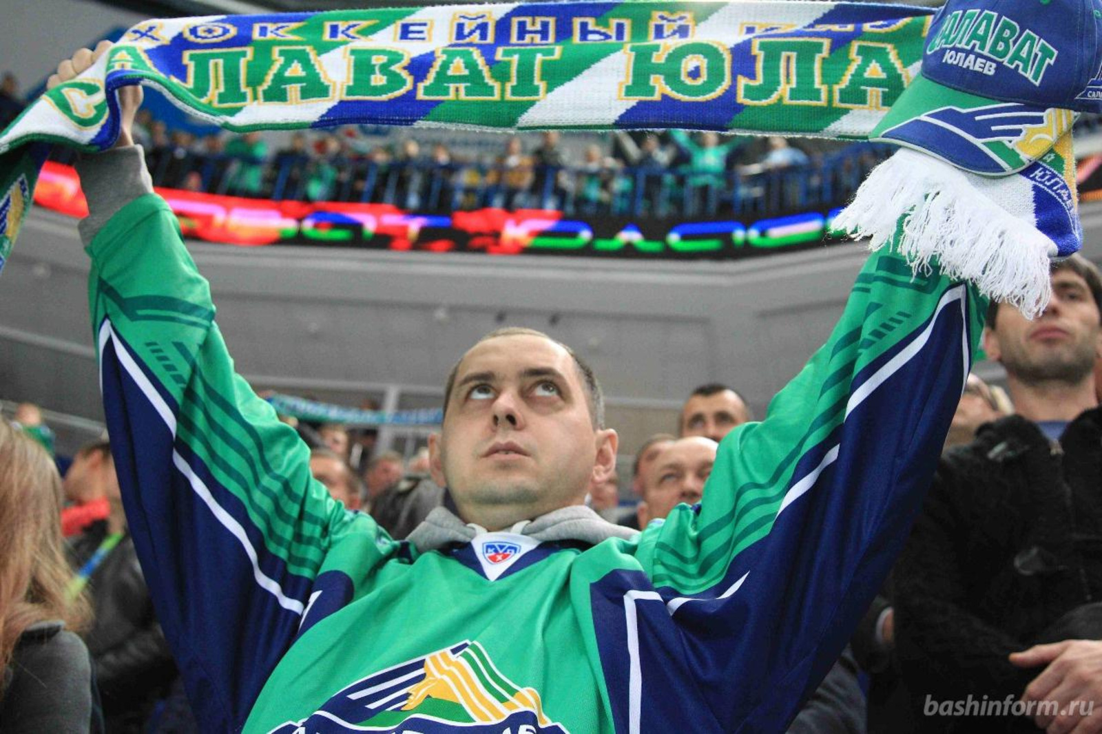 Олег Яровиков