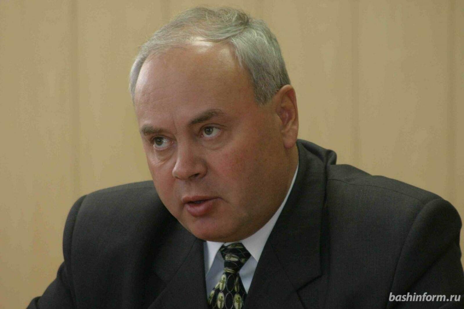 Олег Яровиков