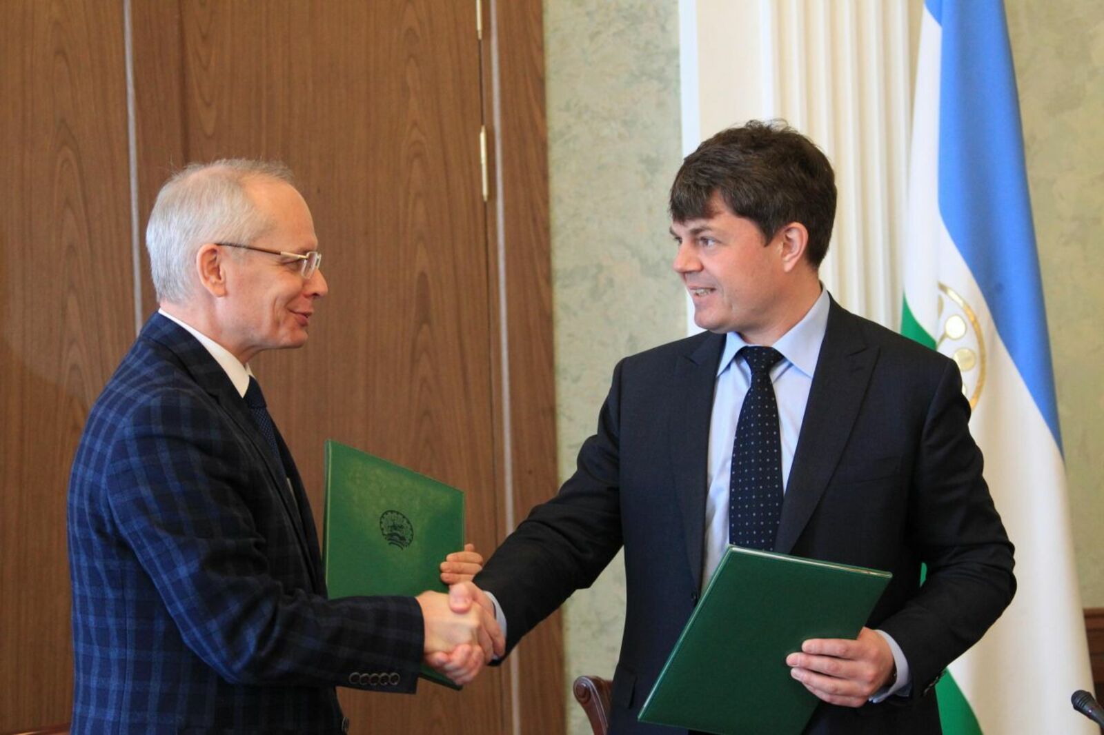 Олег Яровиков
