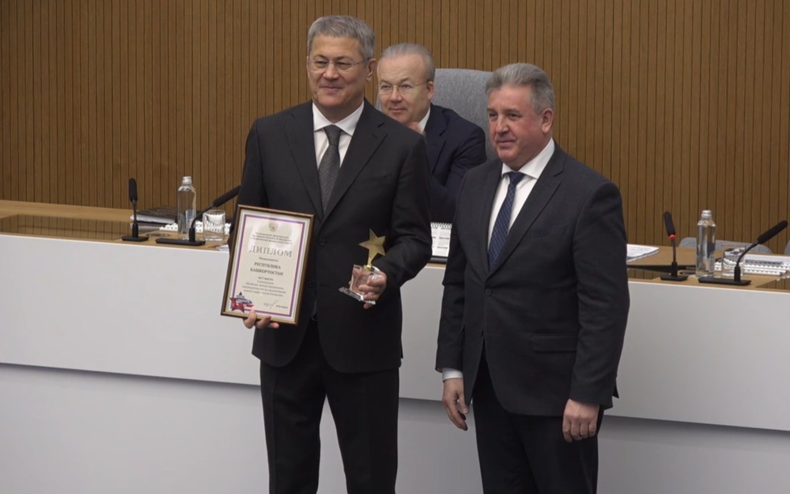 стоп-кадр видео «Башинформ»