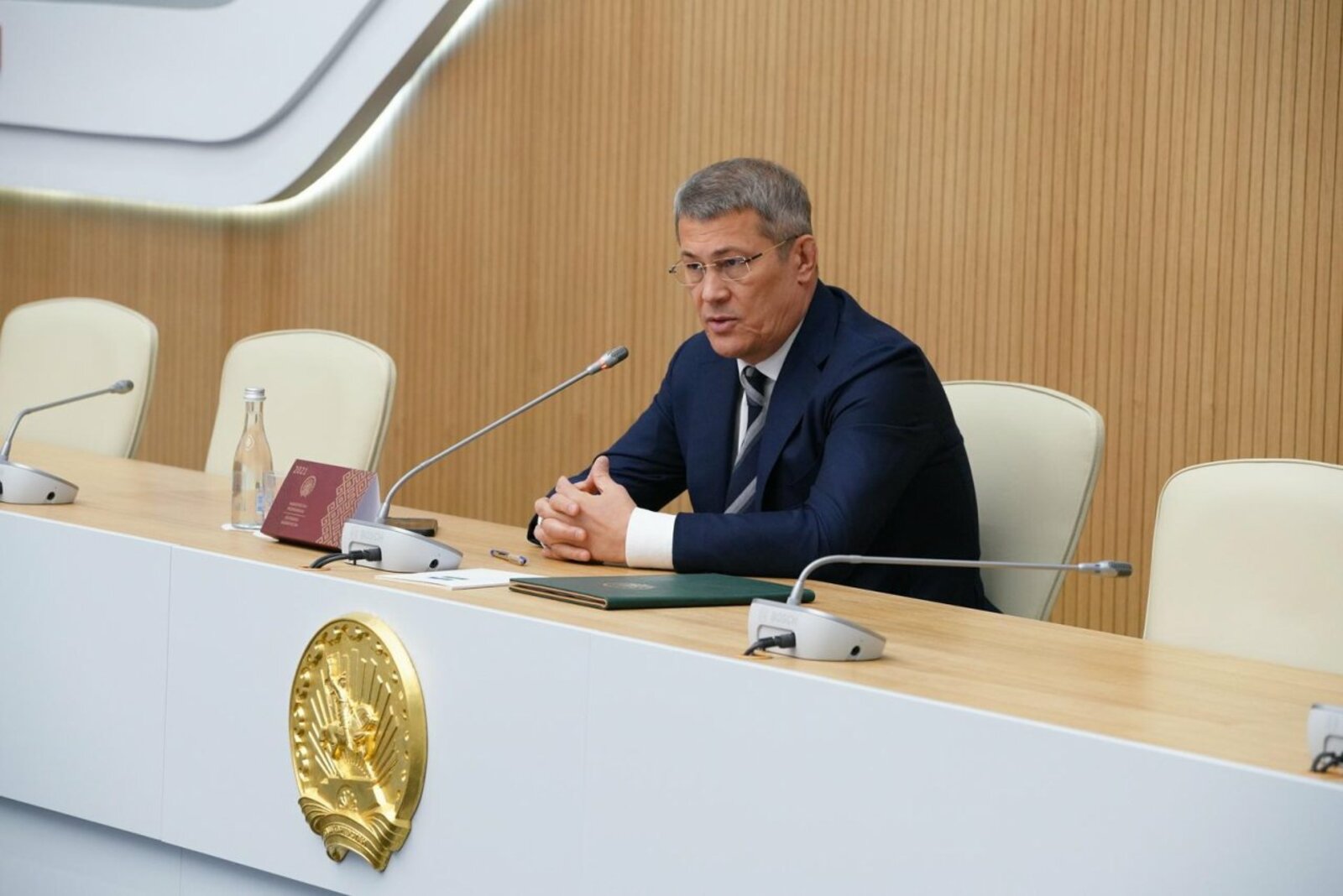 Олег Яровиков