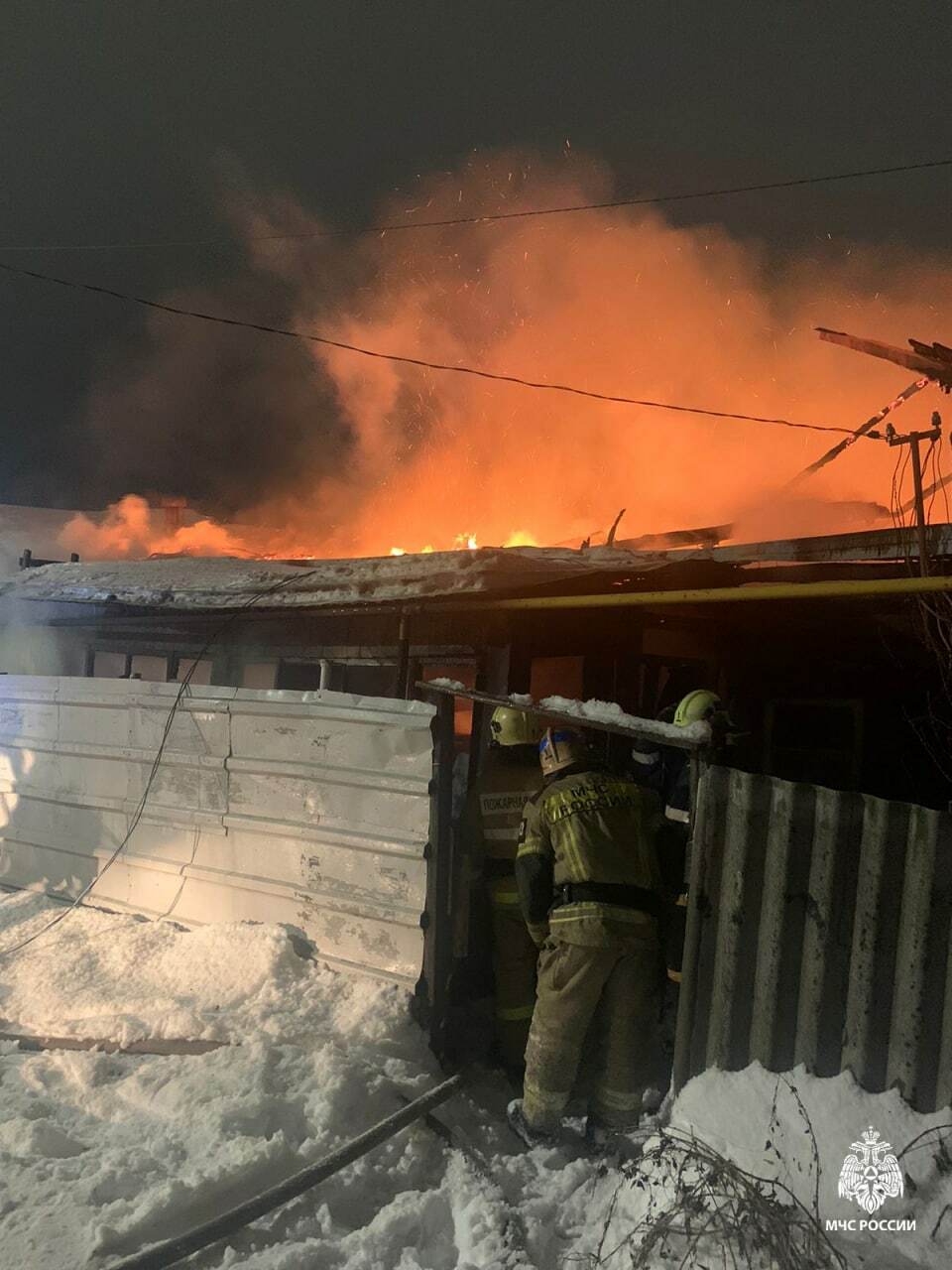 В Демском районе Уфы сгорел частный дом