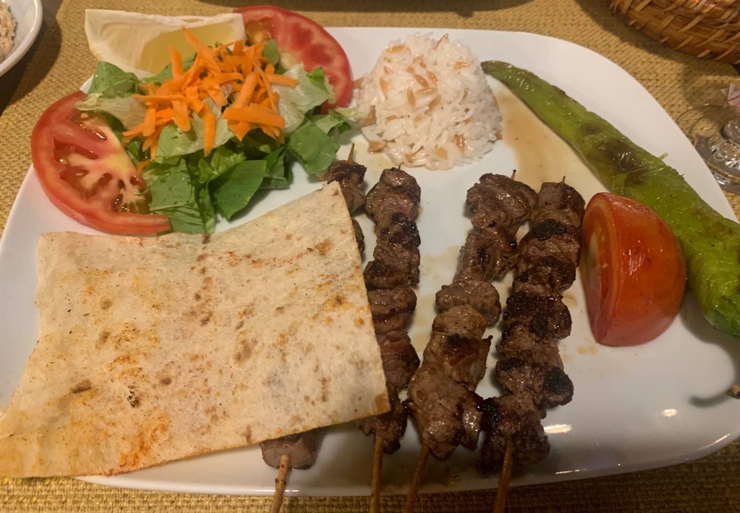 автор  Шашлычок из говядины с овощами на гриле