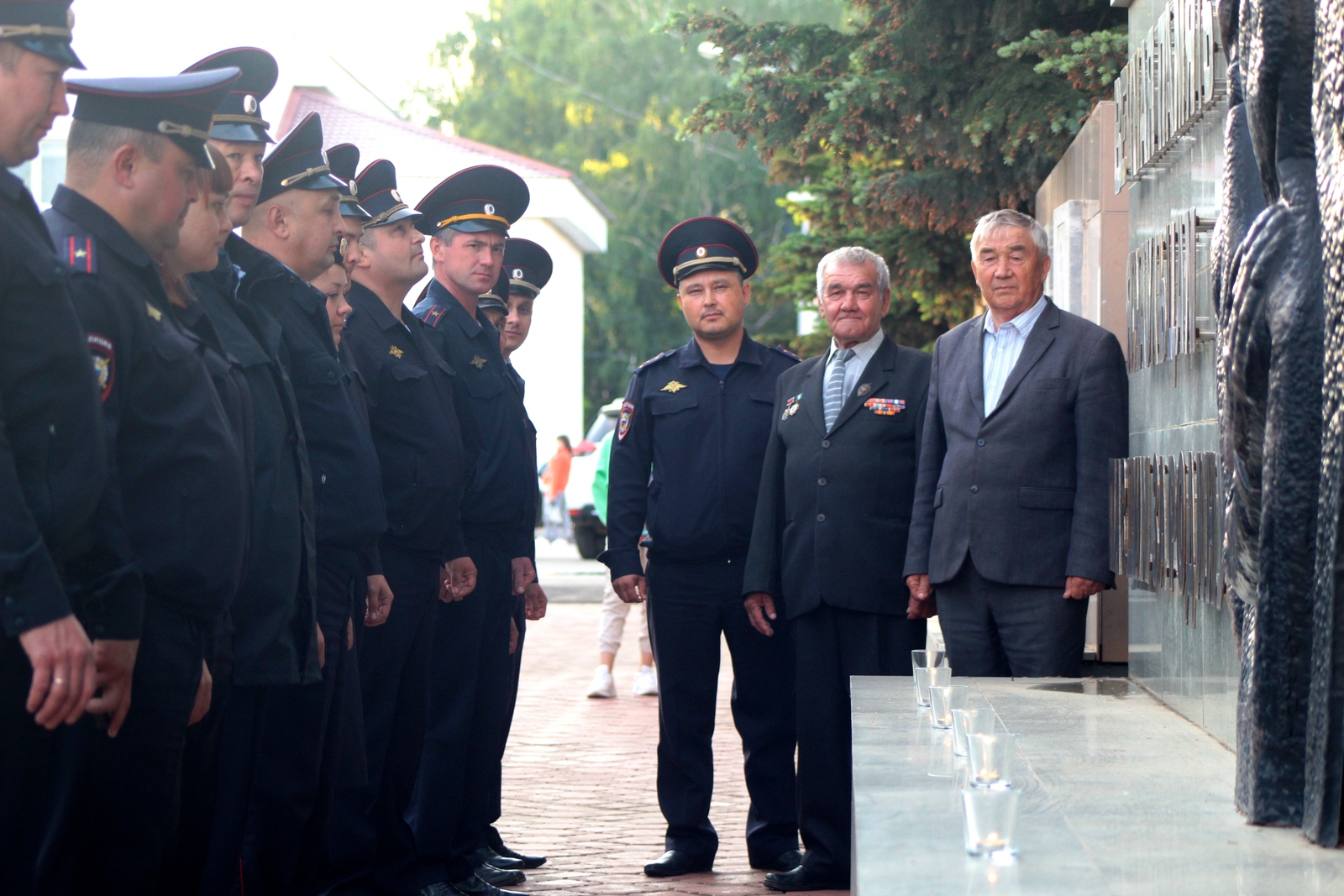 Янаульские полицейские накануне Дня памяти и скорби провели мемориальную акцию