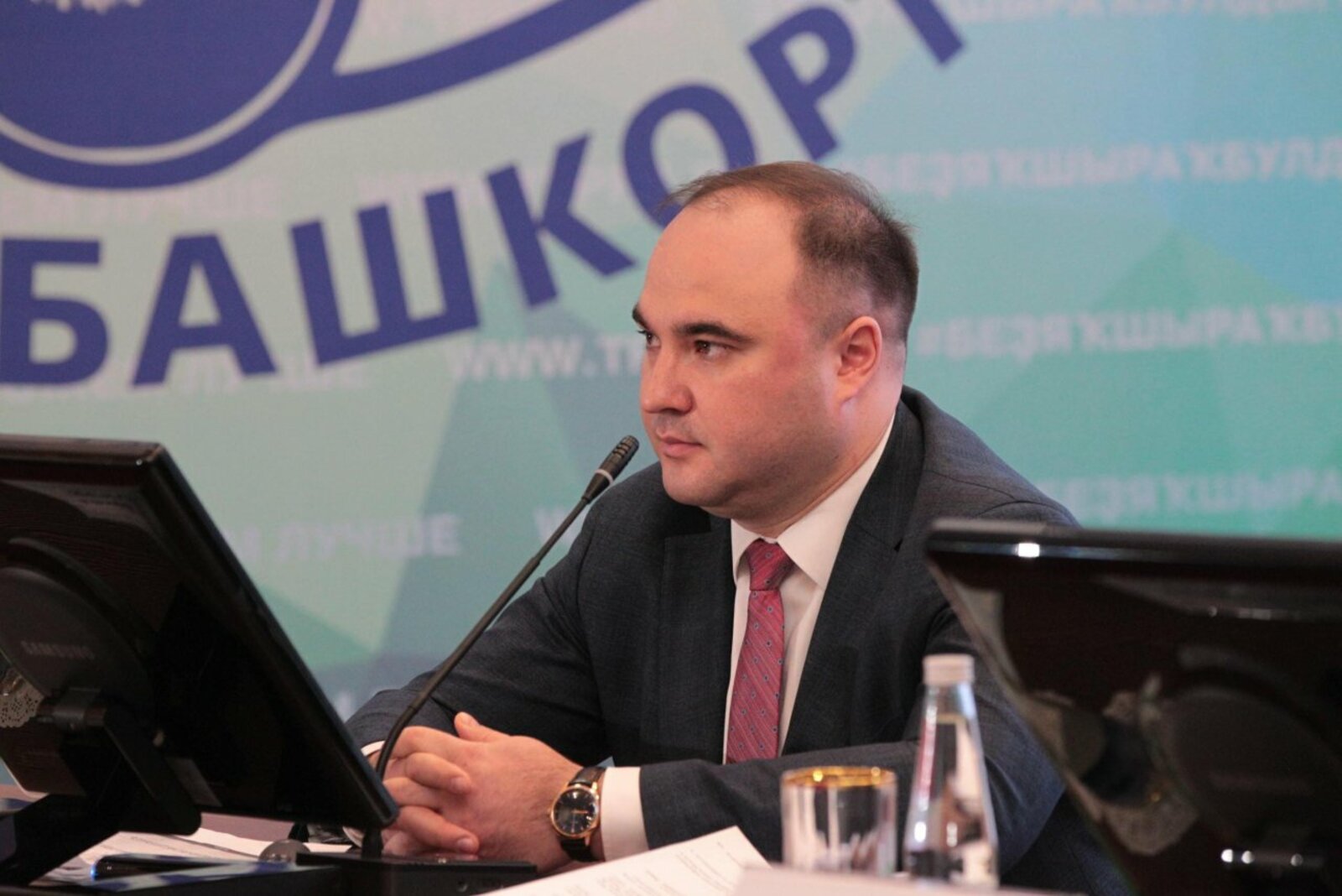 Олег Яровиков