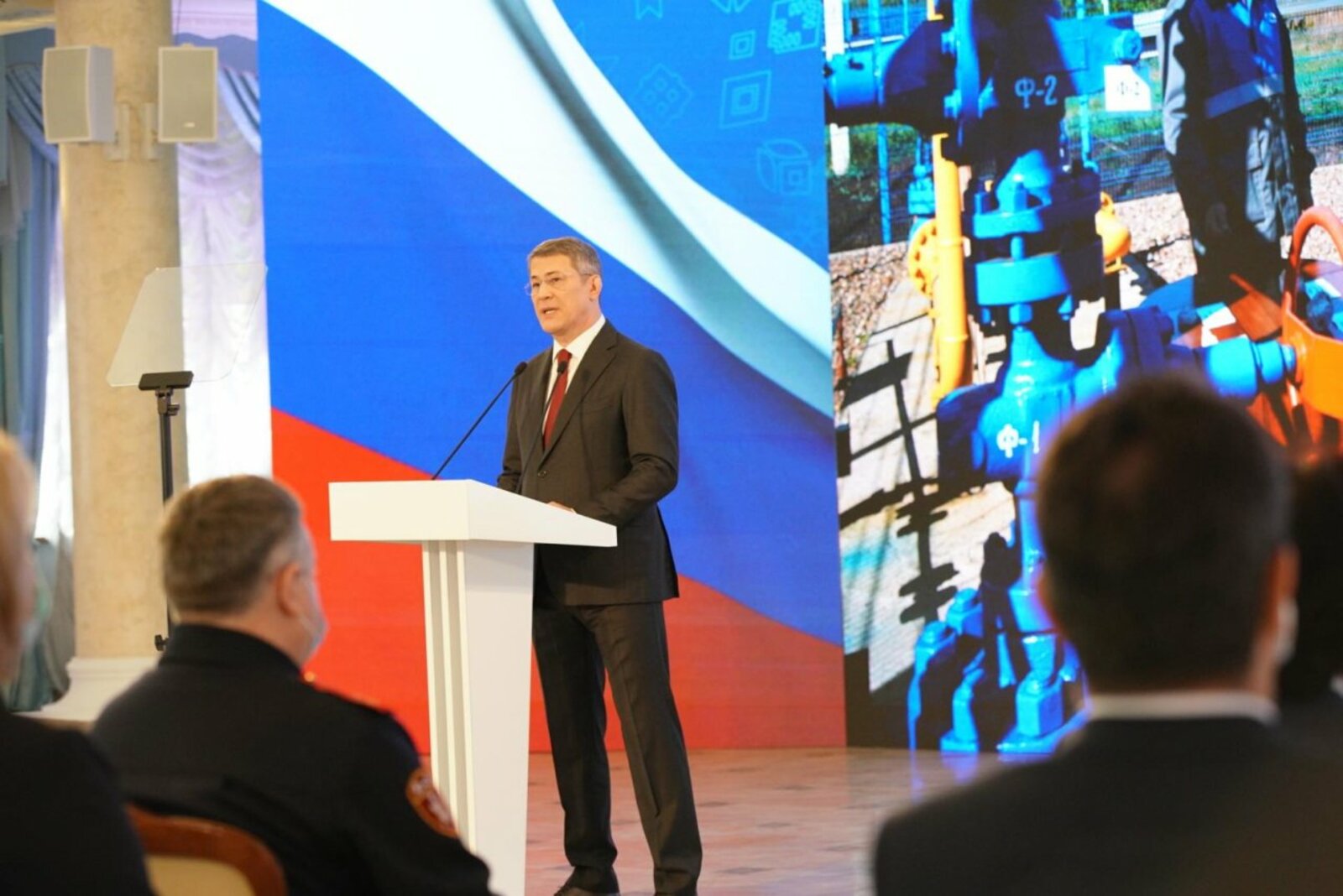 Олег Яровиков