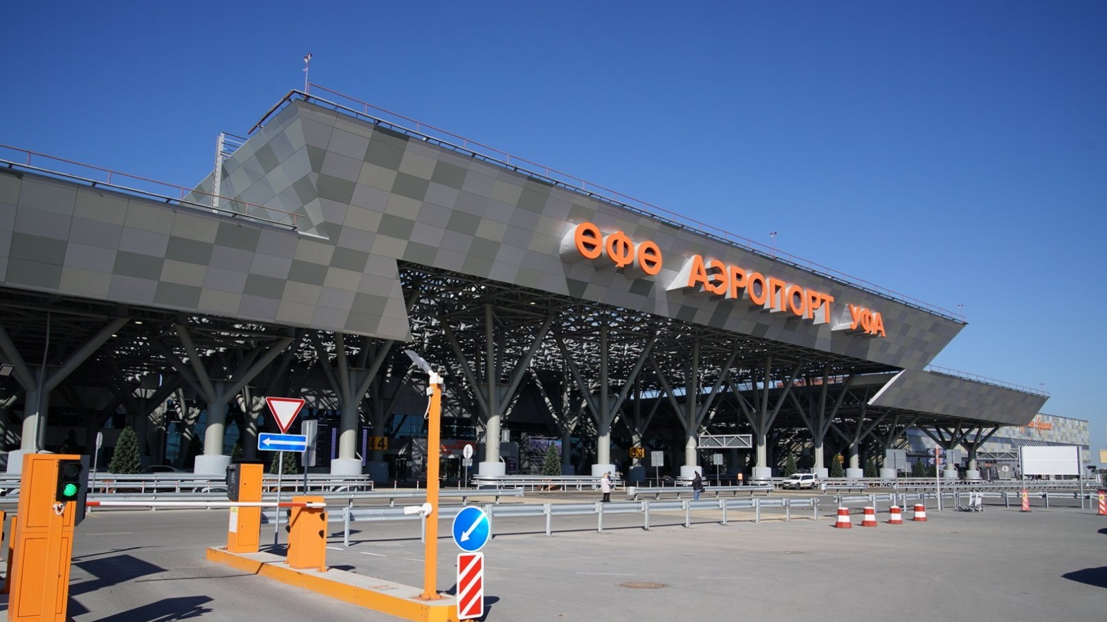 Олег Яровиков