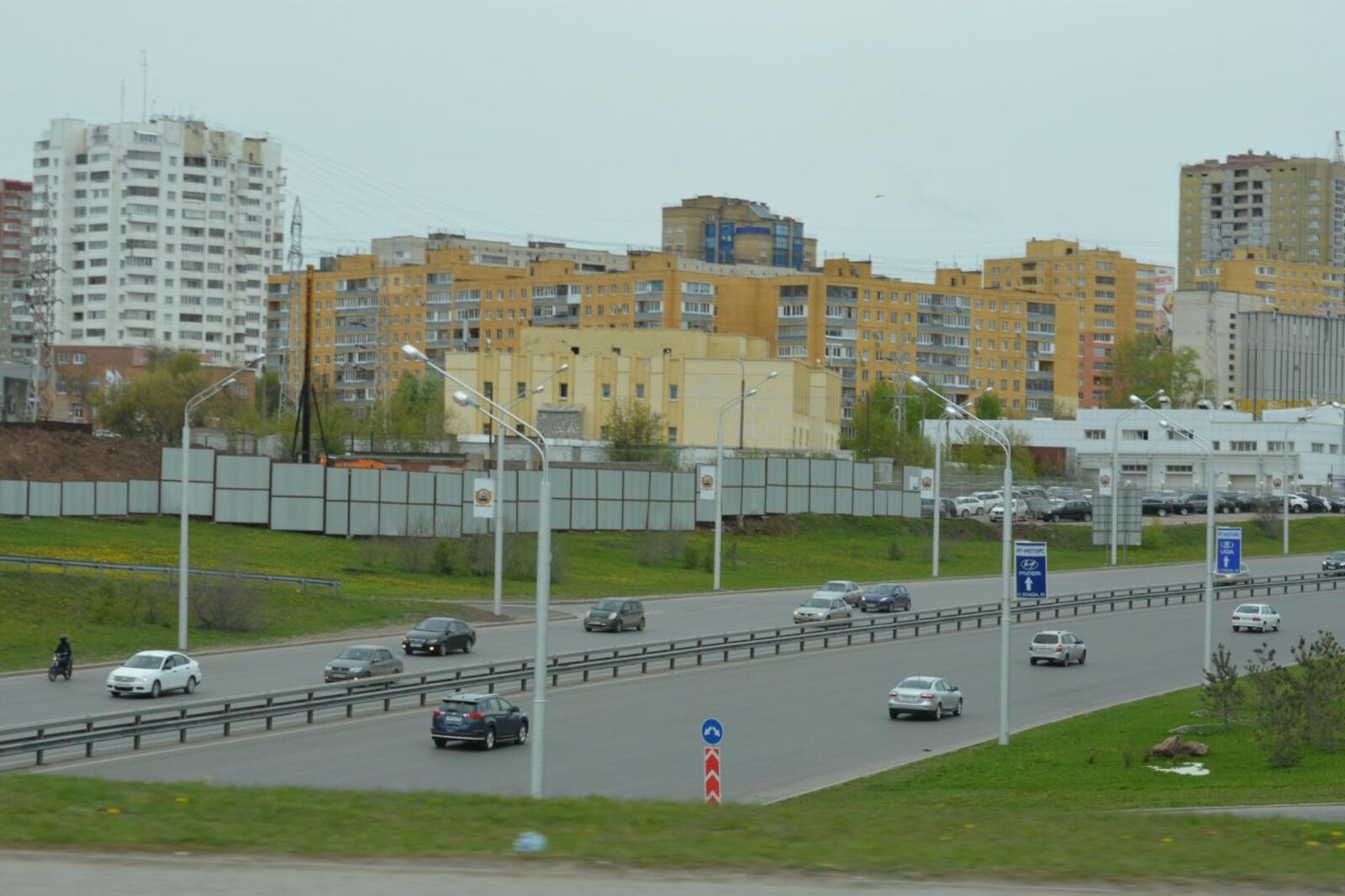 автор