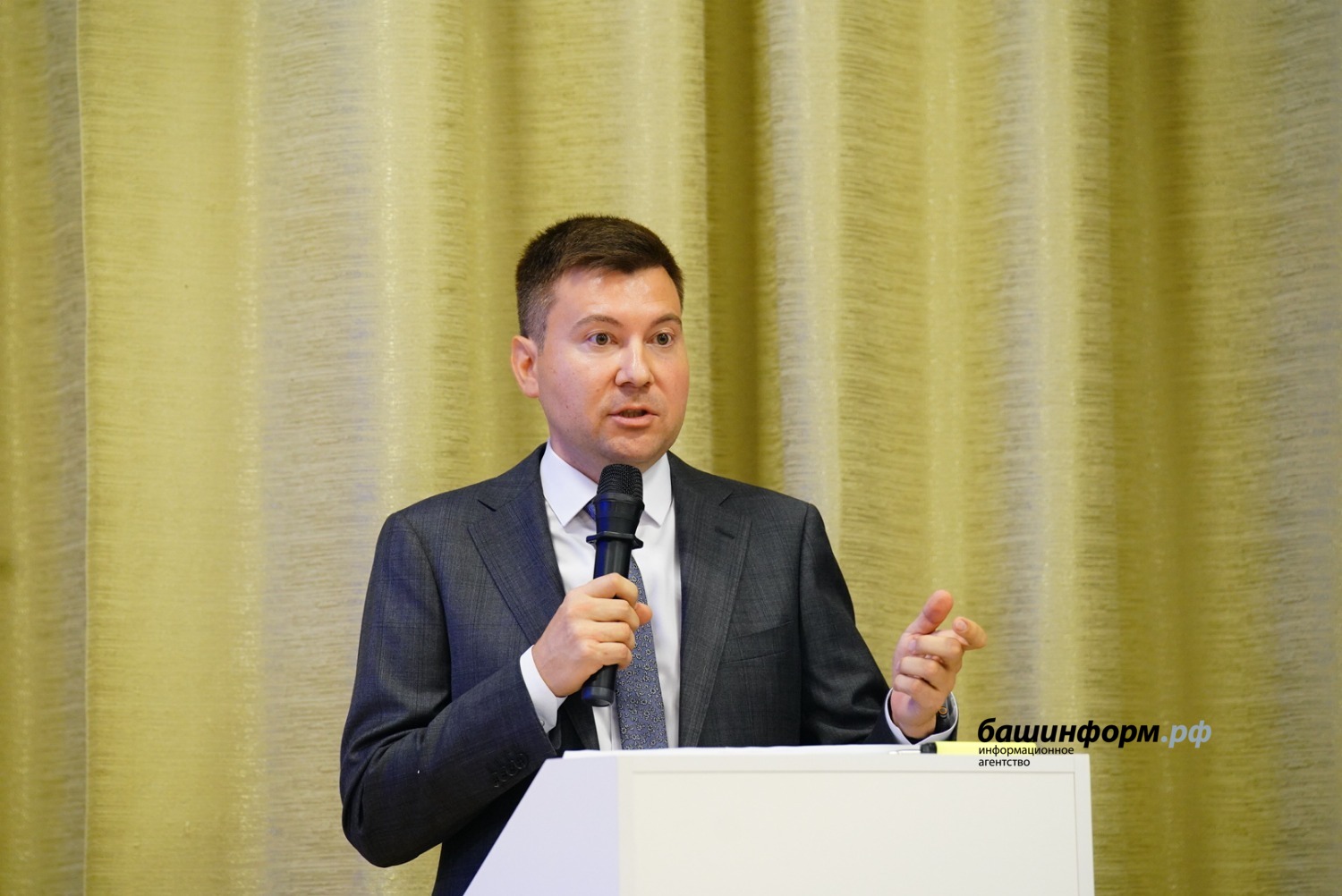 Олег Яровиков