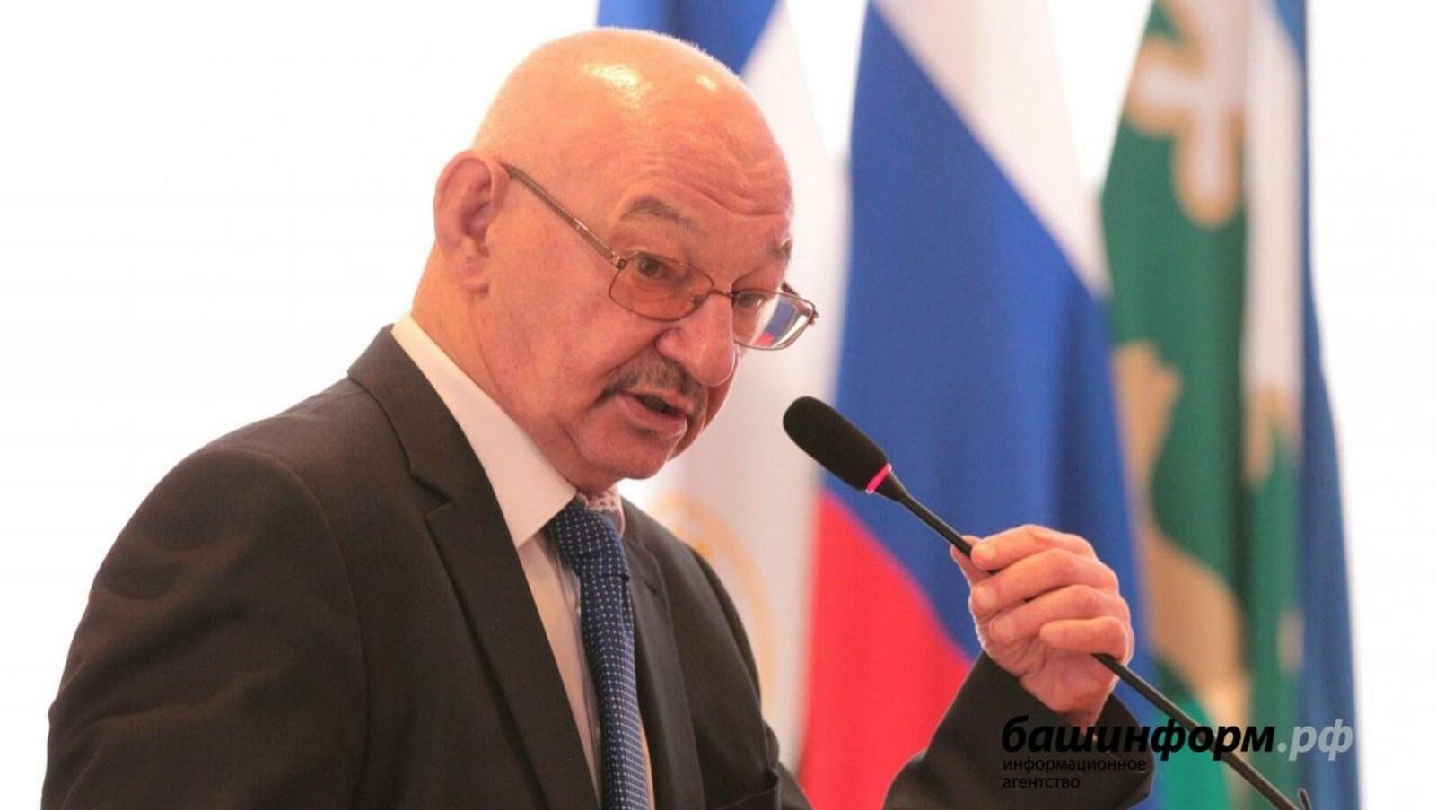 Олег Яровиков