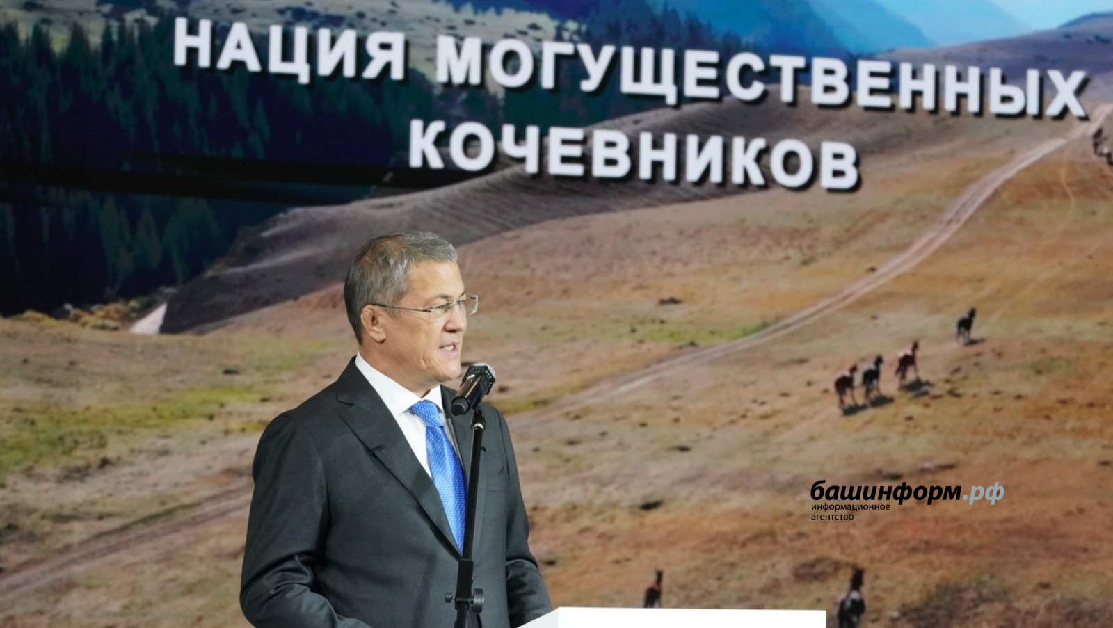 Олег  Яровиков