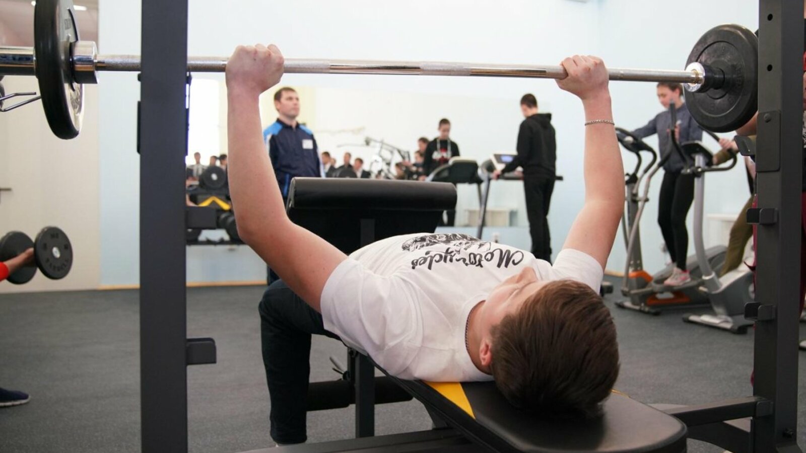 Олег Яровиков