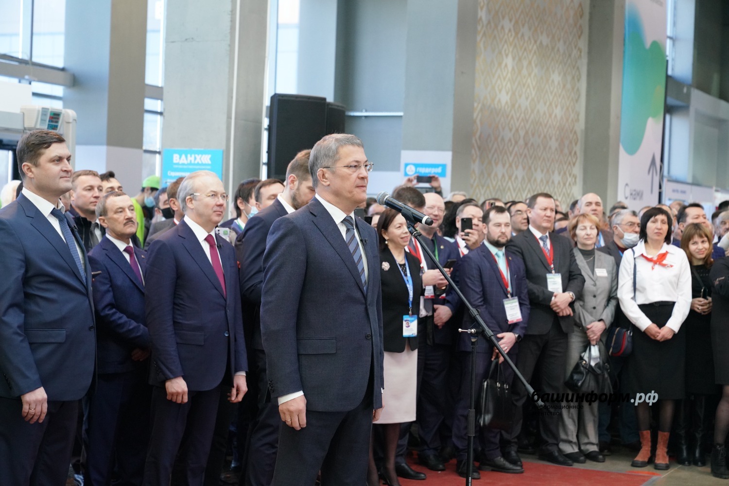 Олег Яровиков