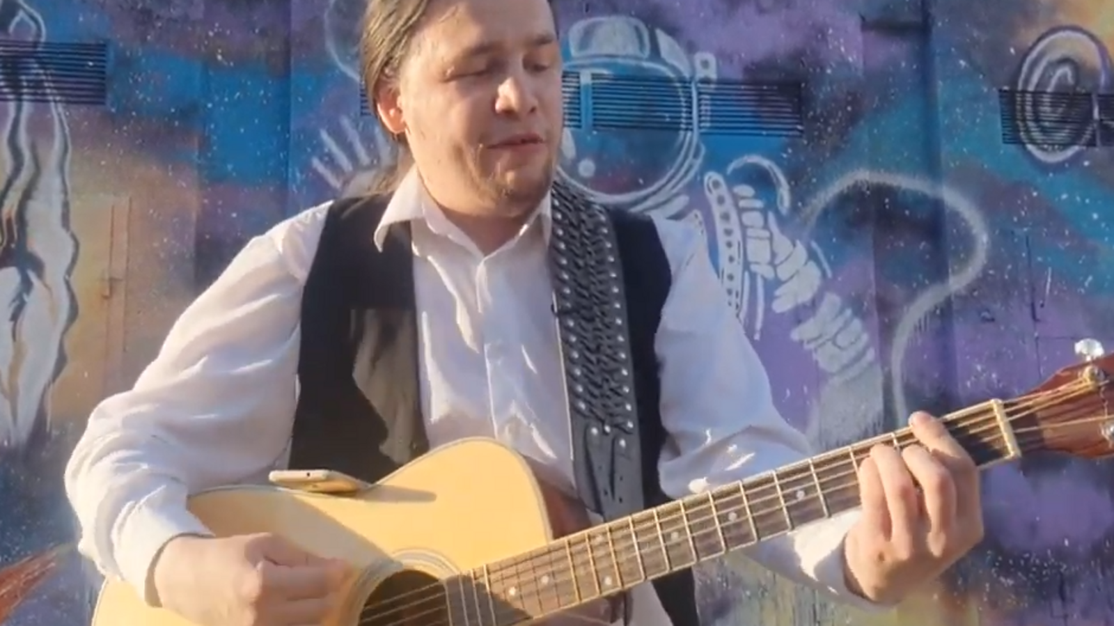 Скриншот видео Andreas Fon-Venz