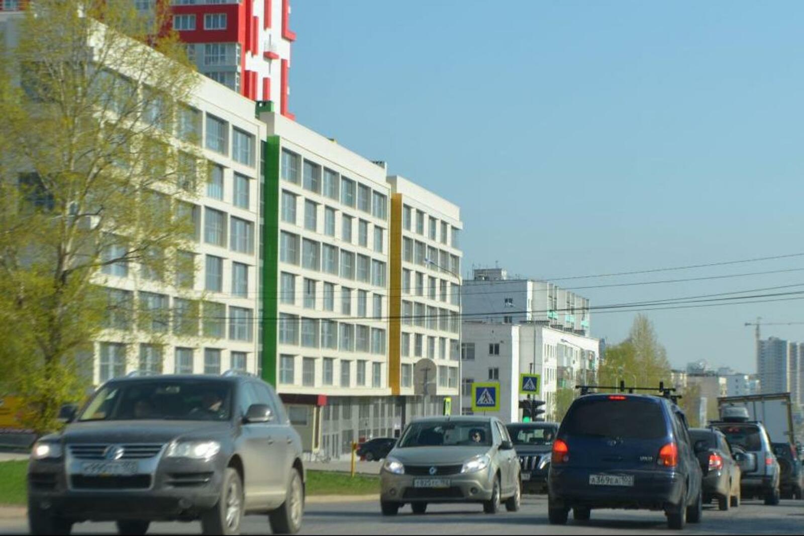 автор