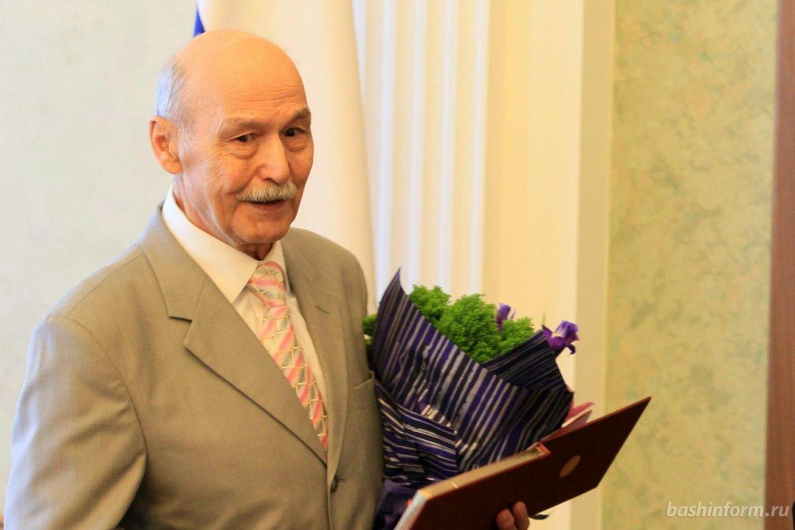 Олег Яровиков