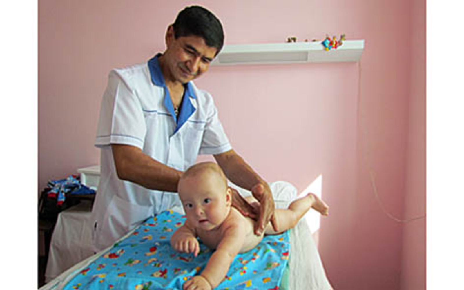 Очередной пациент. Маленький Сармат не знает пока, что здоровье — это золото.