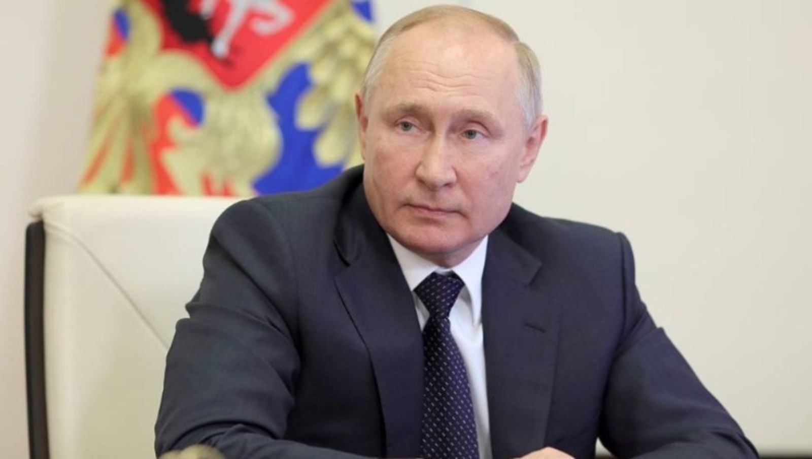 Владимир Путин поручил увеличить   прожиточный минимум и МРОТ в 2022 году