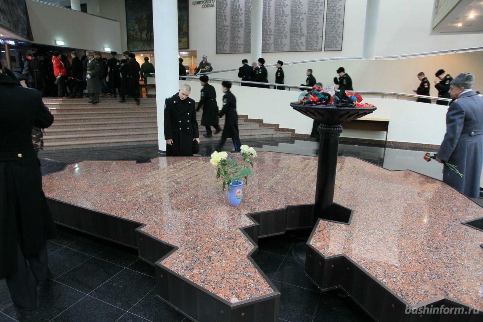 Олег Яровиков