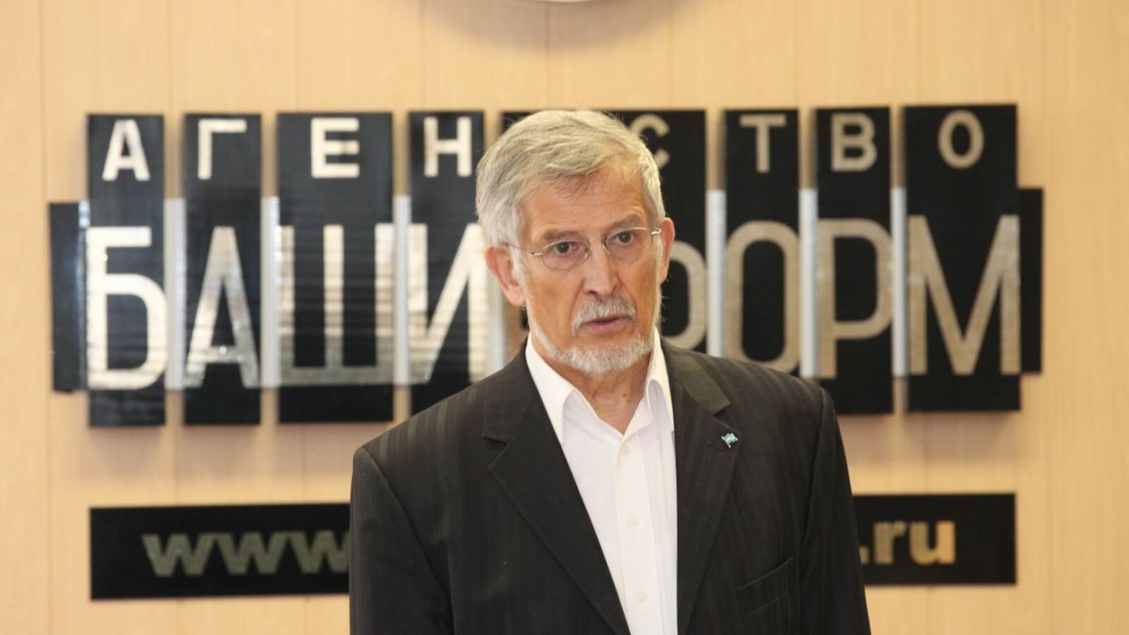 Олег Яровиков