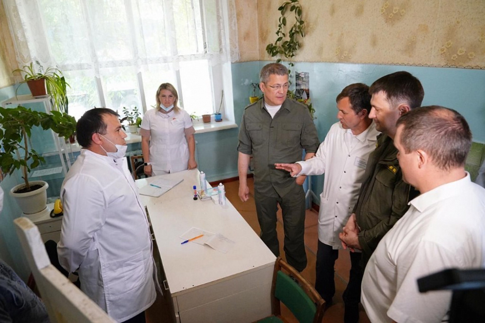 Радий Хабиров побывал в ЛНР и встретился там с башкирскими медиками