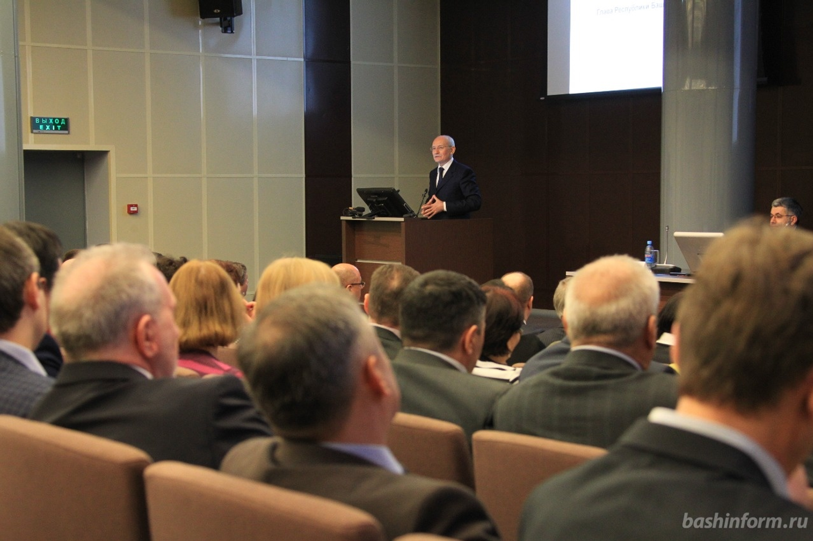 Олег Яровиков