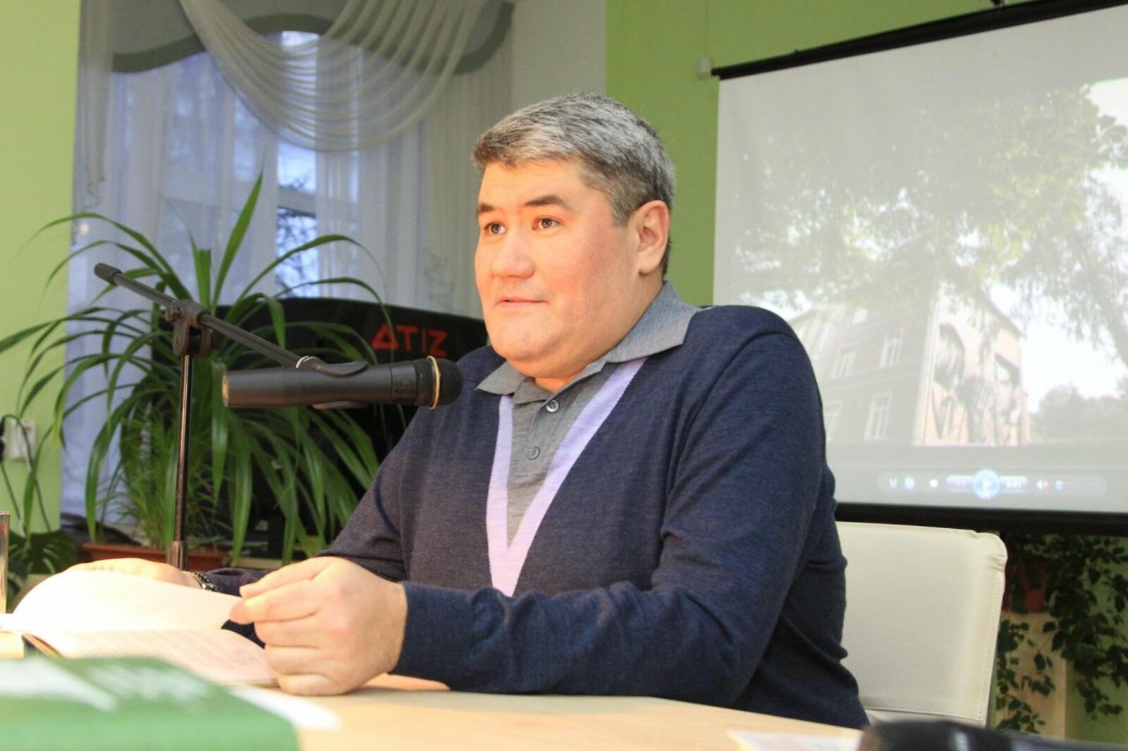 Олег Яровиков