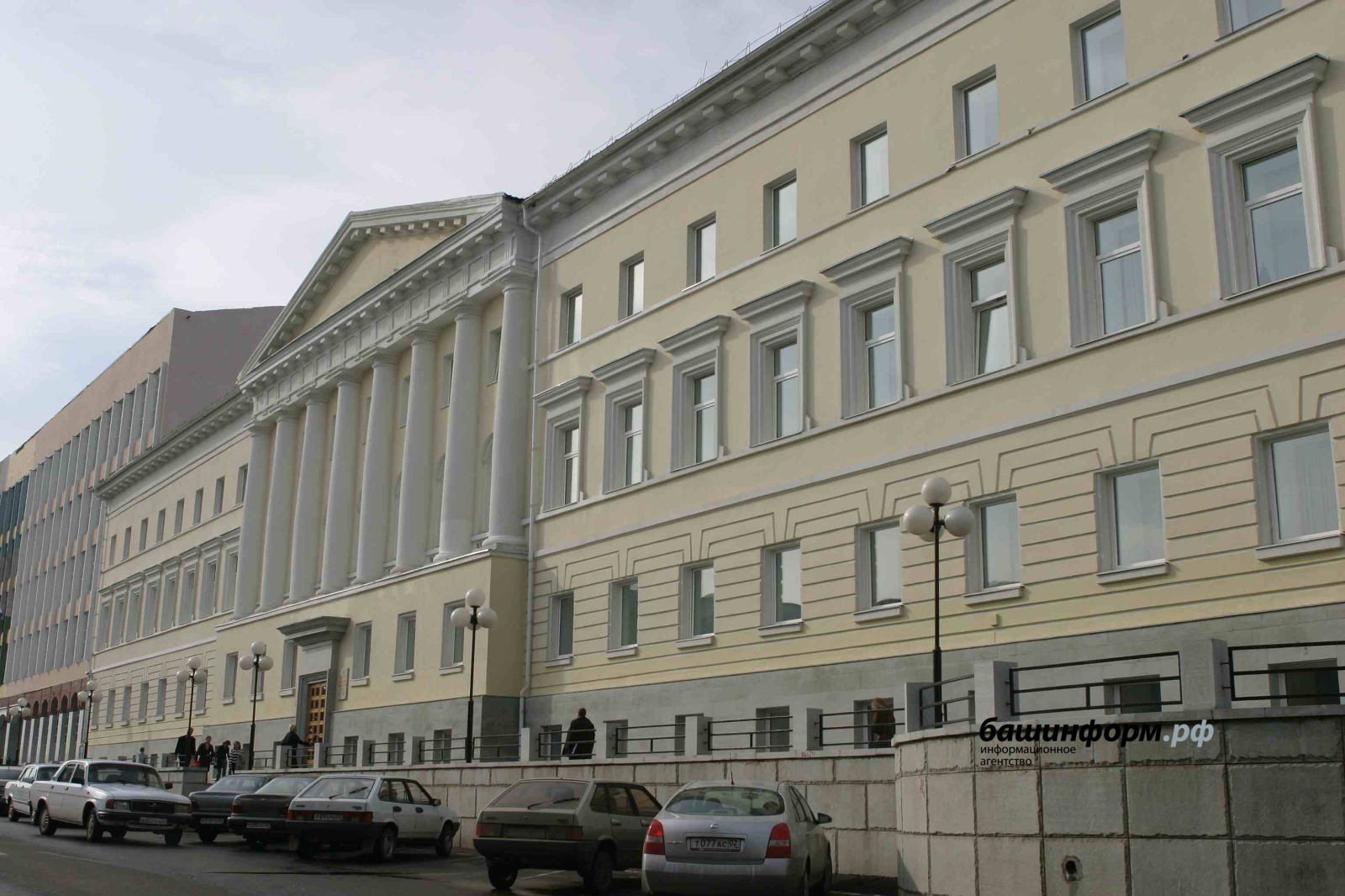 Олег Яровиков