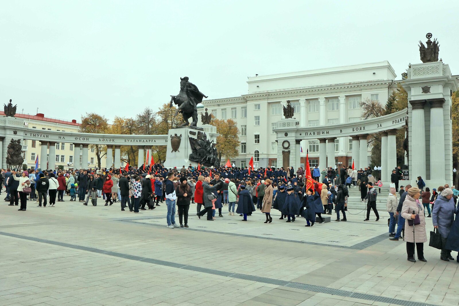 У памятника генералу Шаймуратову в Уфе пройдет флешмоб в память о героях