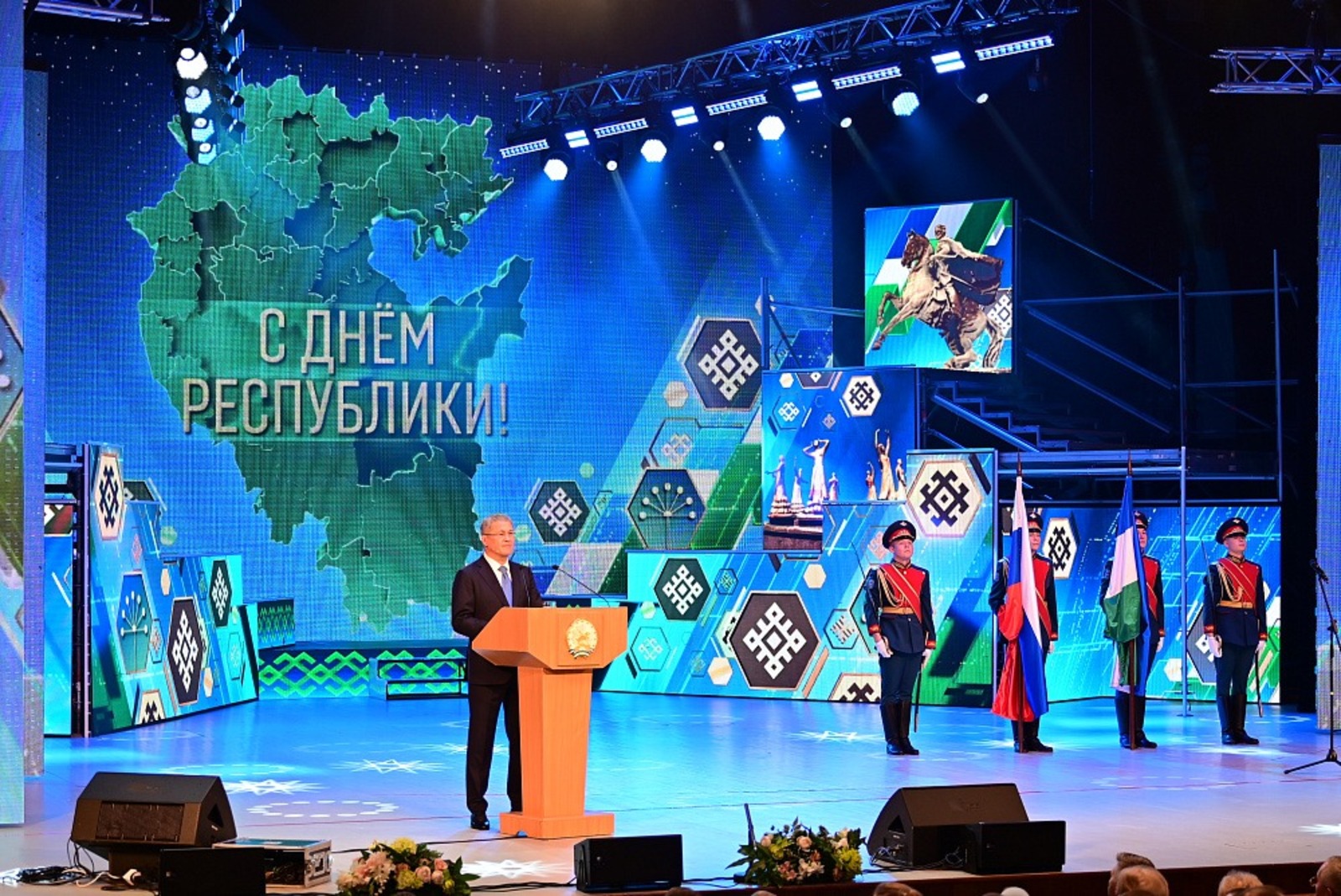 Олег Яровиков