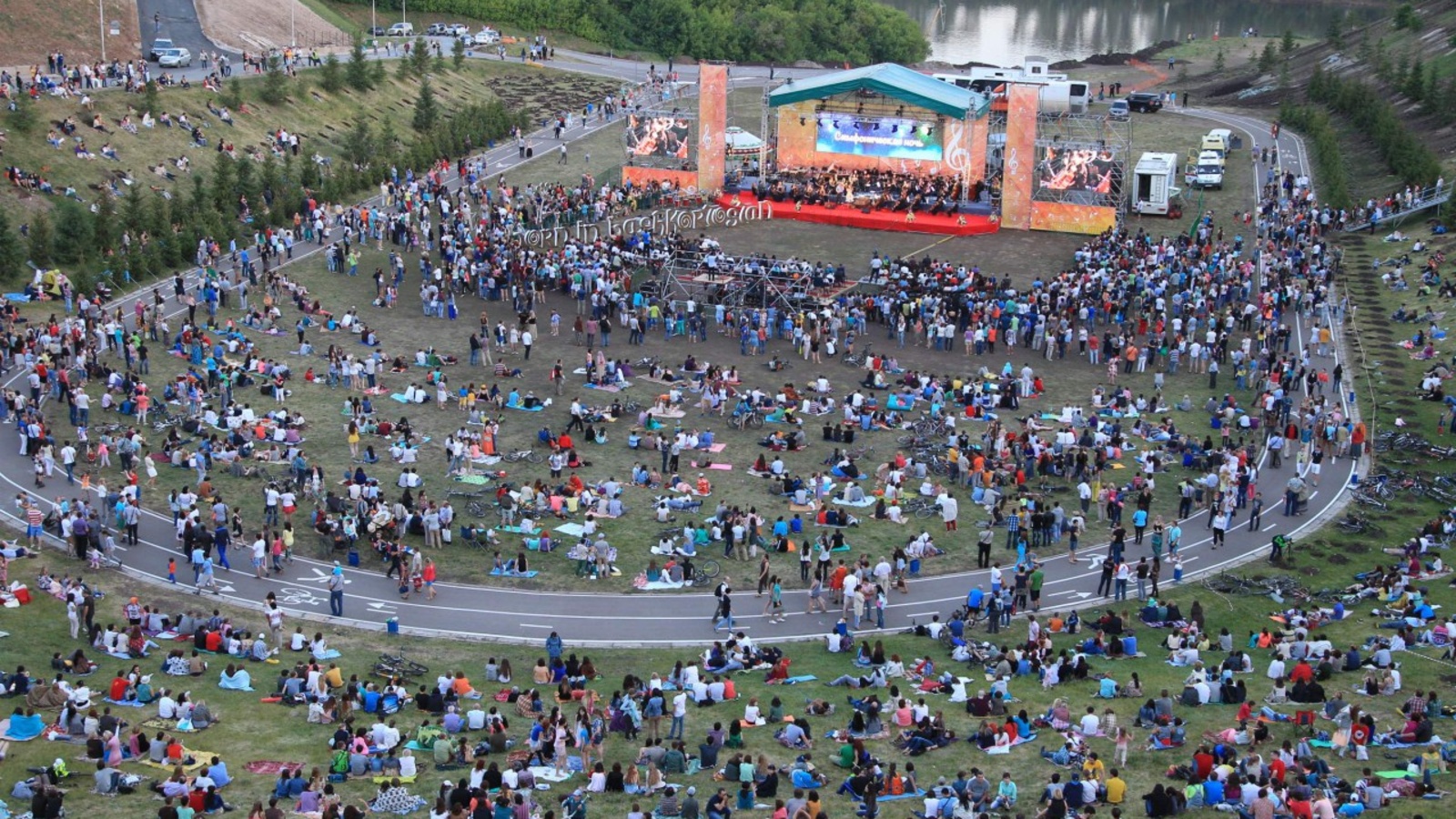 Олег Яровиков