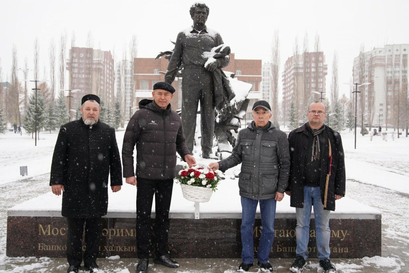 Олег Яровиков, РИУ