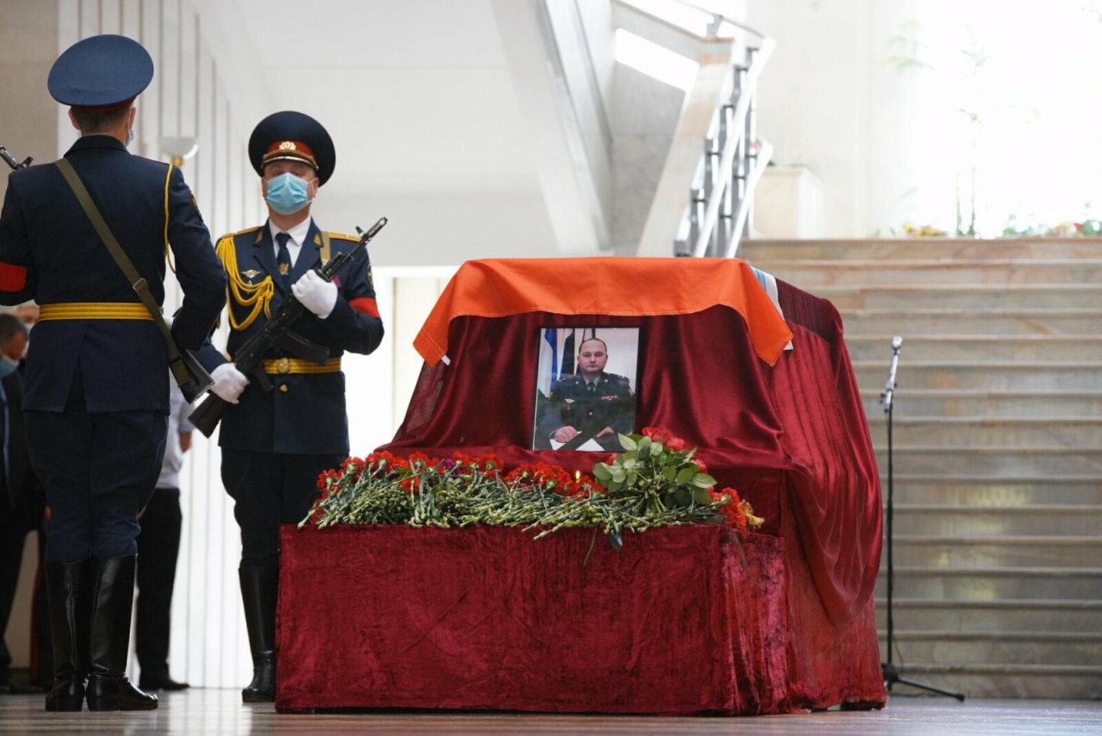 Олег Яровиков