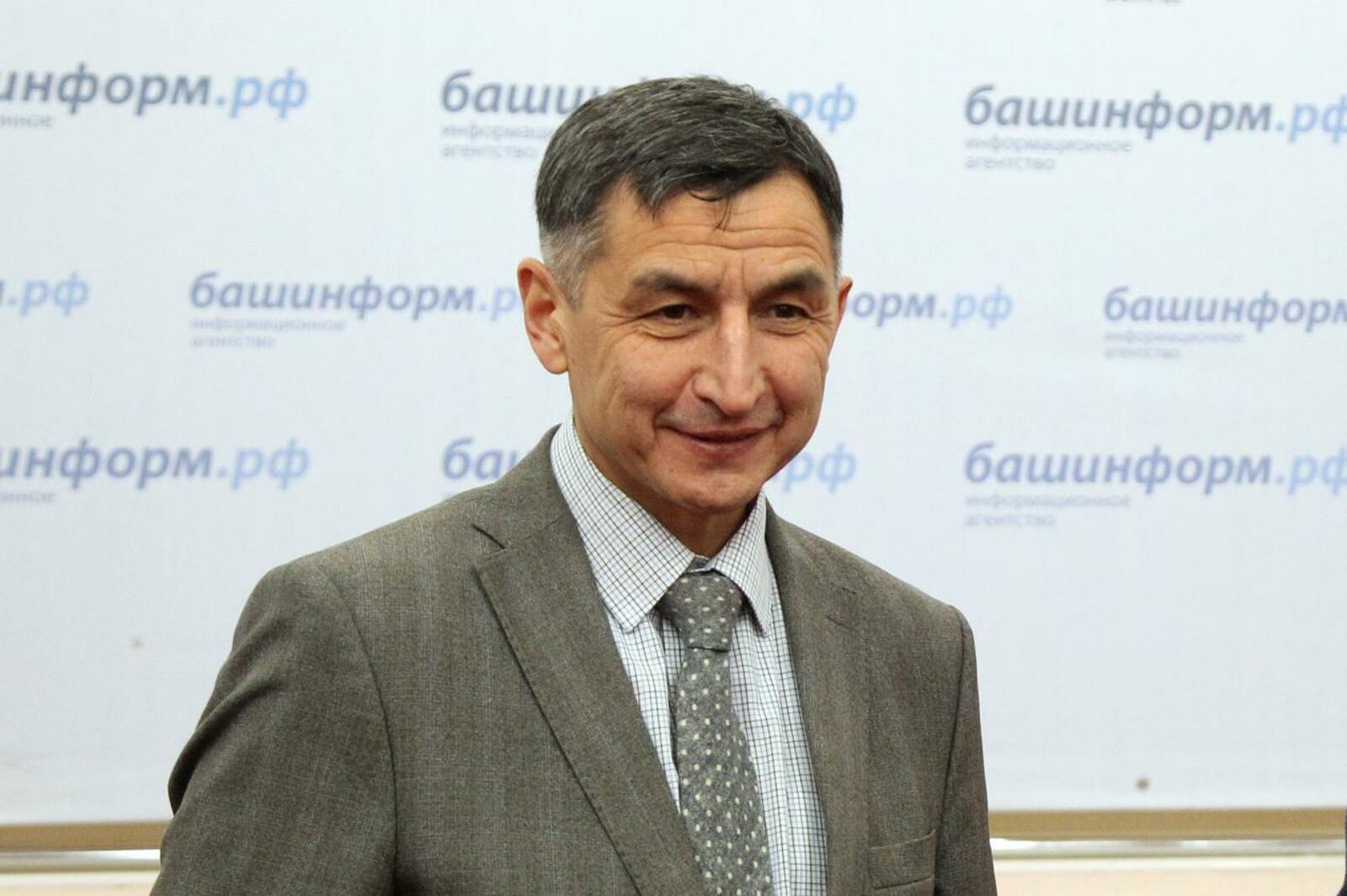 Олег Яровиков