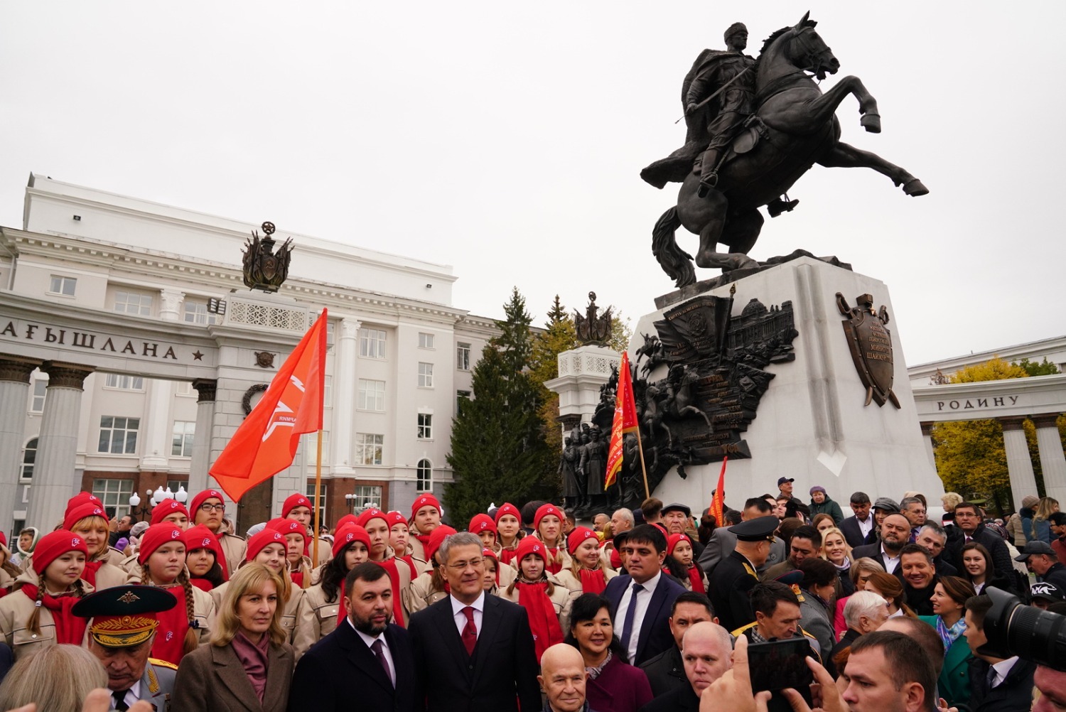 Олег Яровиков